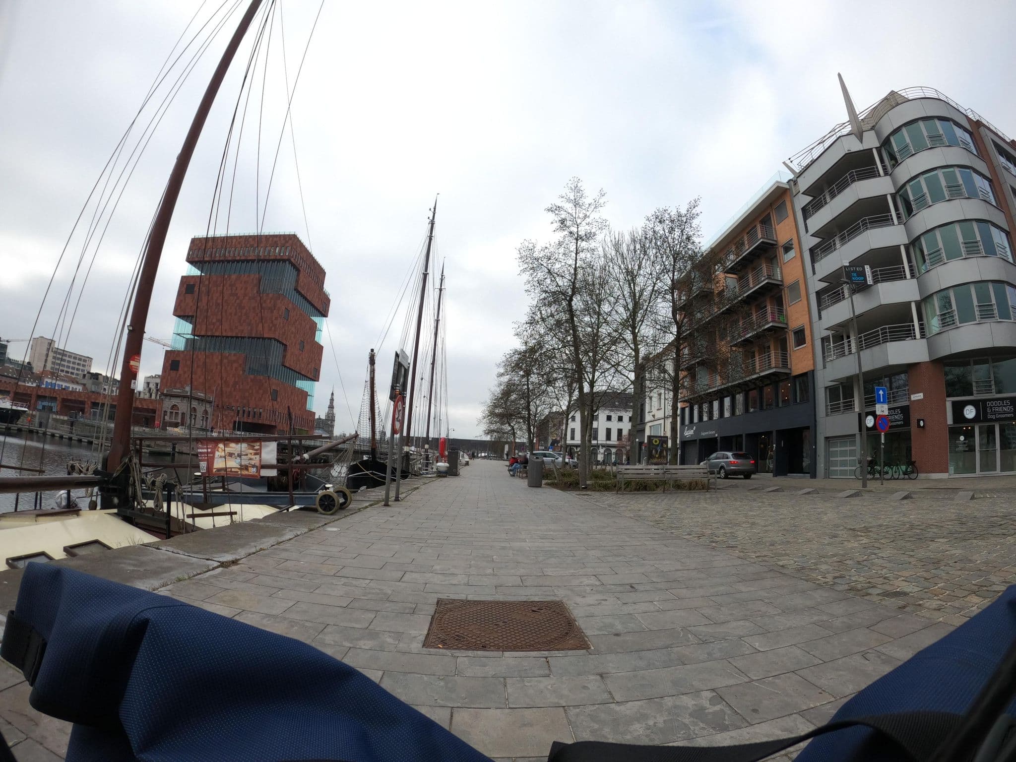 Street view near La Perle Blanche, Antwerp — © masterofnoroad (CC BY-SA · Mapillary)