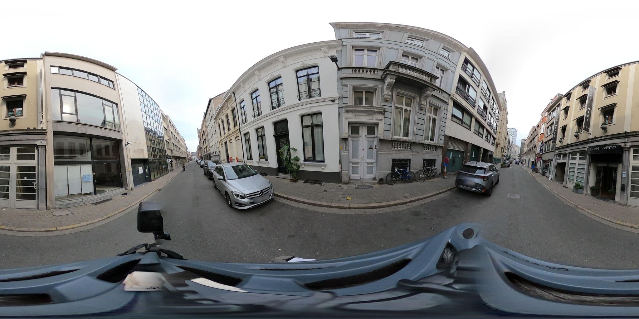 Street view near Sandton Hotel City Centre, Antwerp — © konink360 (CC BY-SA · Mapillary)