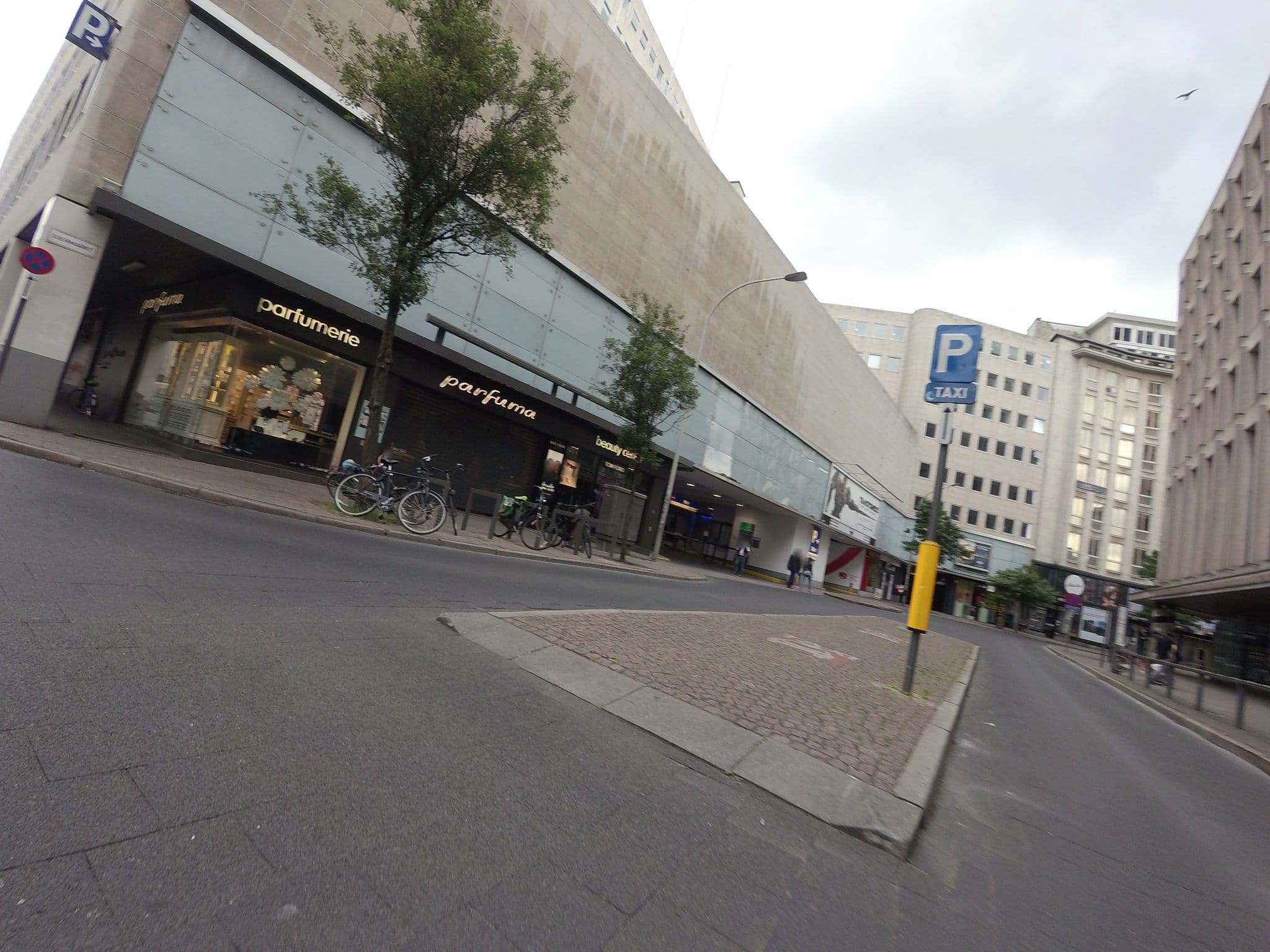 Street view near Villa T B&B Antwerpen, Antwerp — © filipc (CC BY-SA · Mapillary)