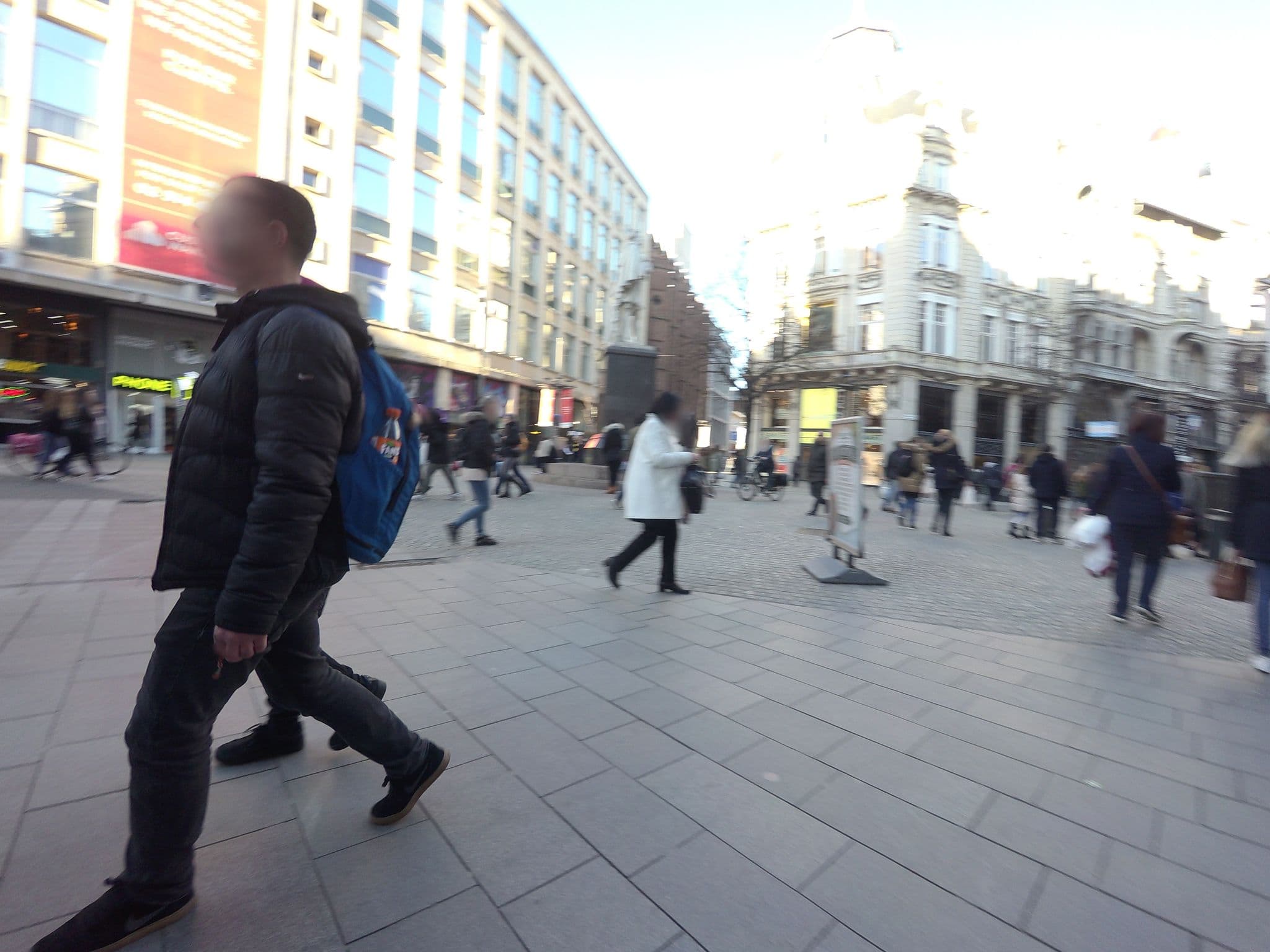 Street view near Antwerp citycenter, Antwerp — © filipc (CC BY-SA · Mapillary)