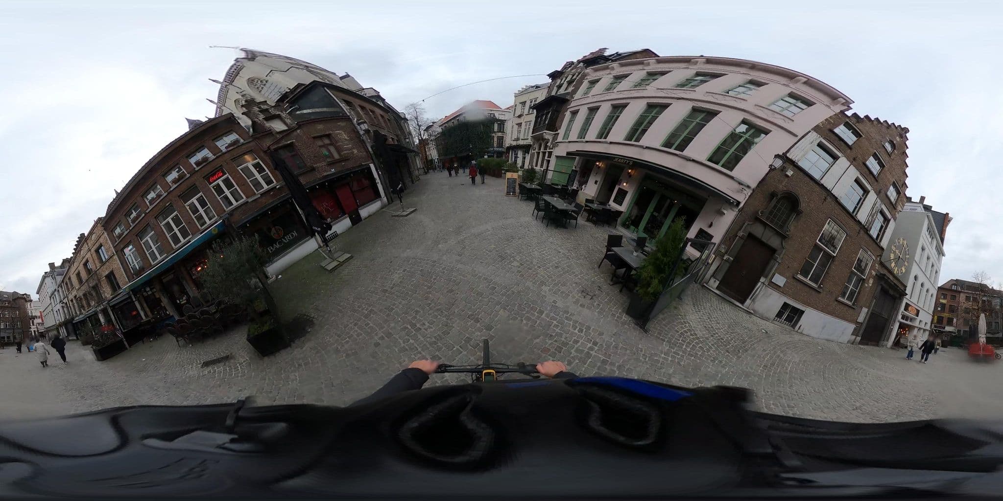 Street view near Sleeping at Linnen, Antwerp — © konink360 (CC BY-SA · Mapillary)