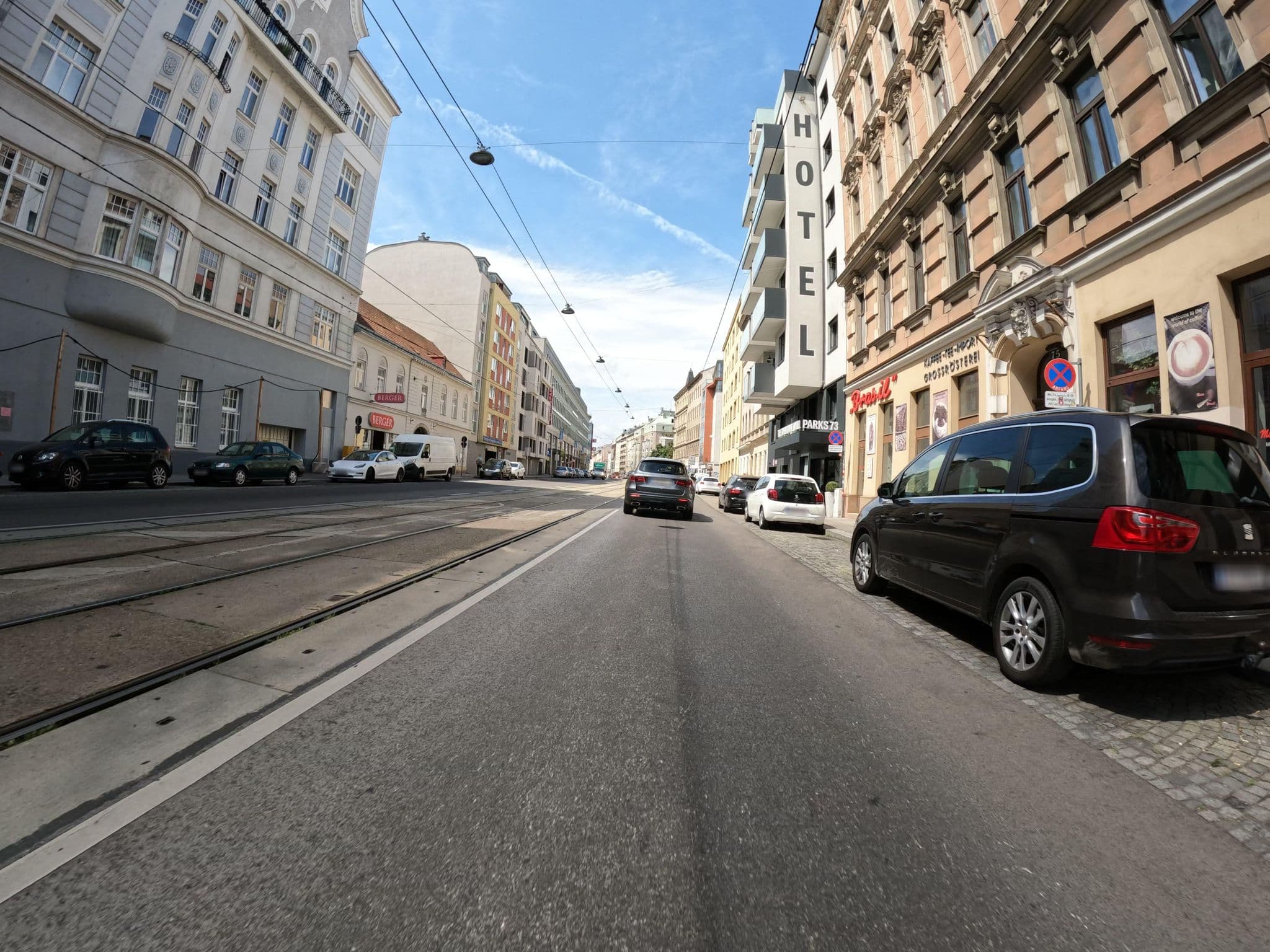 Street view near Parks 73, Landstraße — © erias (CC BY-SA · Mapillary)