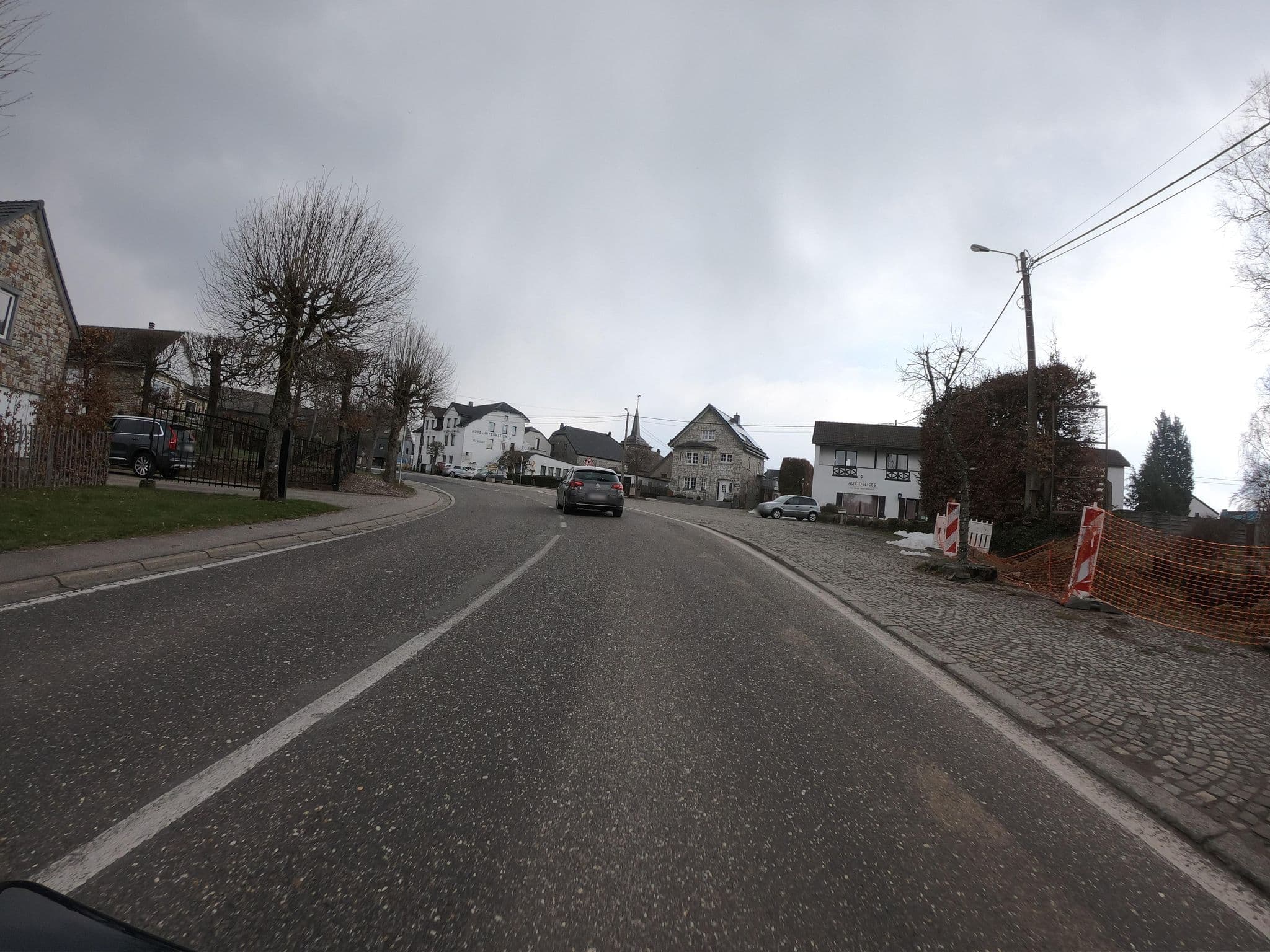 Street view near Appart-Hotel Dry les Courtis, Robertville — © bartjakob1 (CC BY-SA · Mapillary)