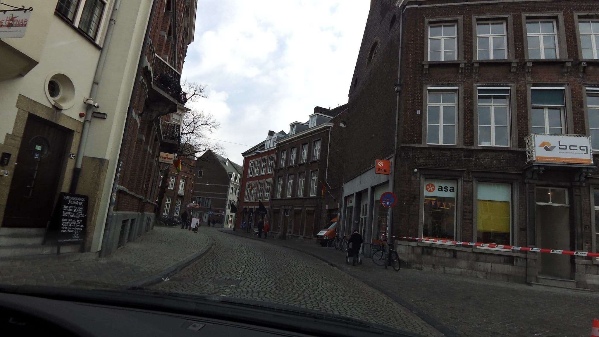 Street view near Bed & Breakfast "De Hofnar", Maastricht — © madel (CC BY-SA · Mapillary)