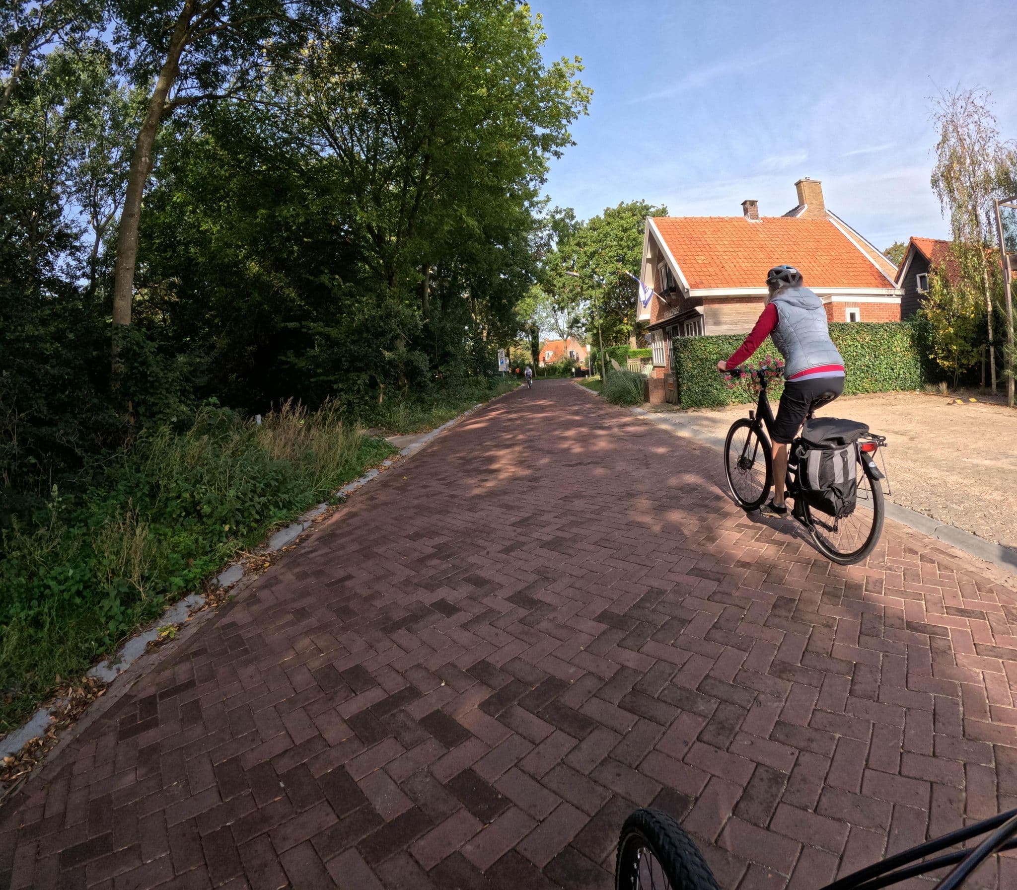 Street view near Vakantiehuisje 'Marhenbep', Zoutelande — © madel (CC BY-SA · Mapillary)