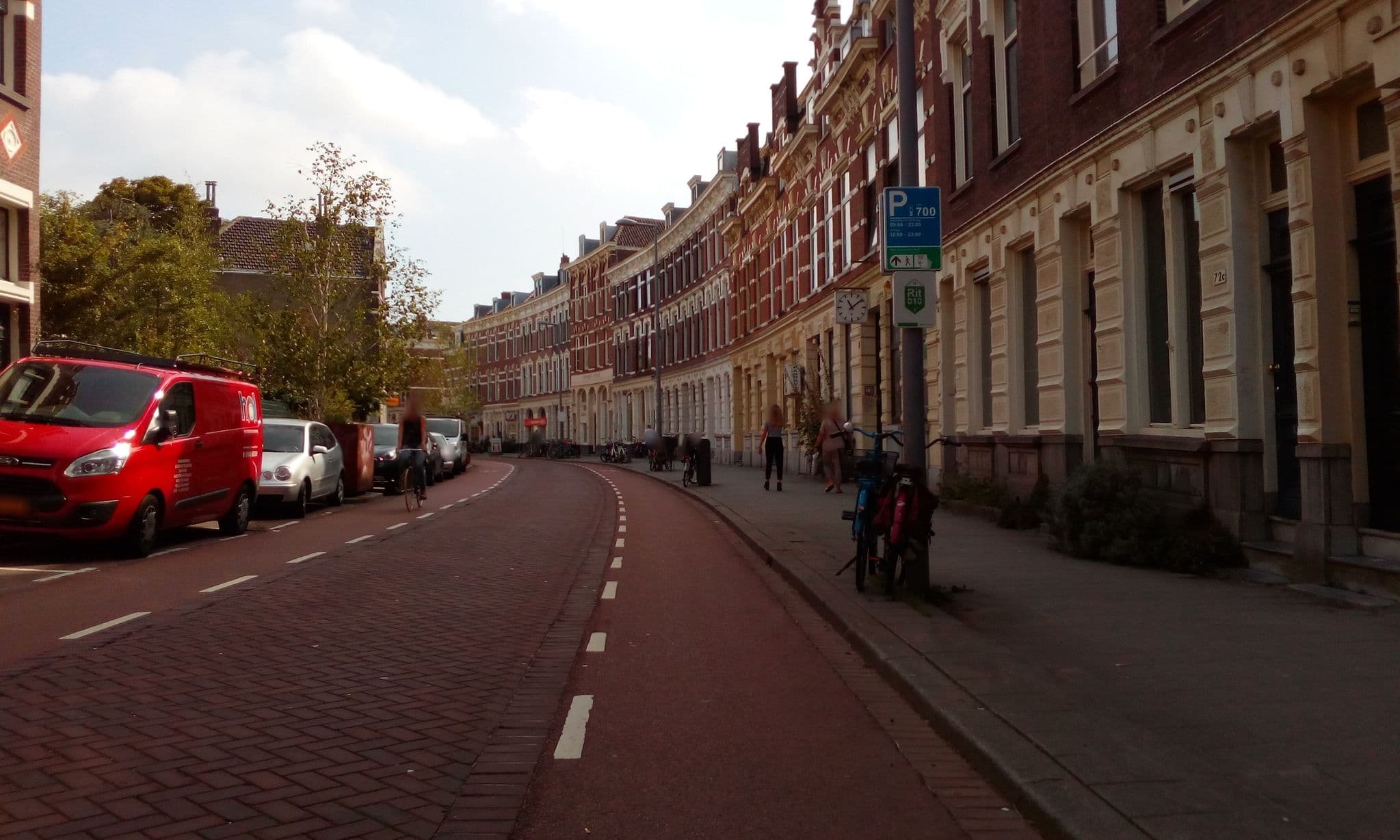 Street view near Bagatelle, Rotterdam — © micmin1972 (CC BY-SA · Mapillary)