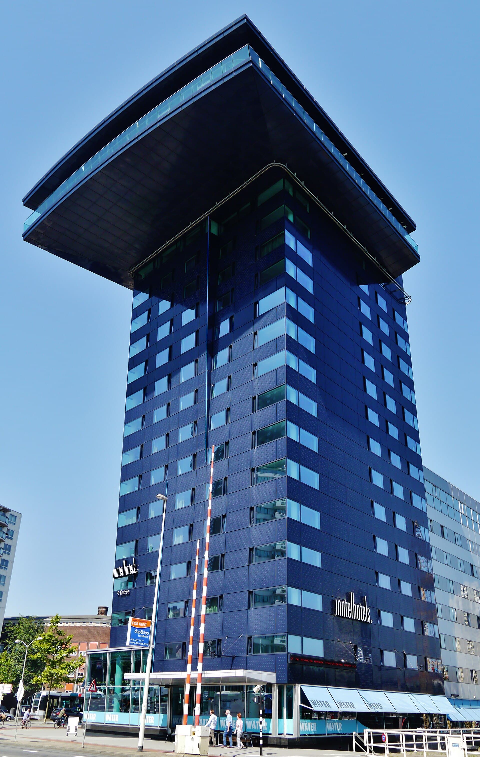 Inntel Hotels Rotterdam Centre (via Wikimedia Commons, CC BY-SA 4.0)