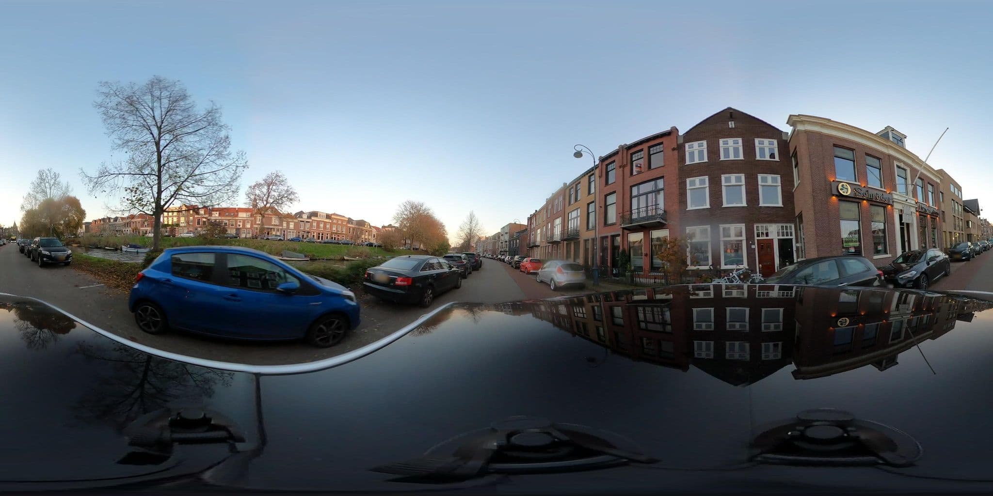 Street view near Canalhouse Bed and Breakfast, Haarlem — © tumblecow (CC BY-SA · Mapillary)