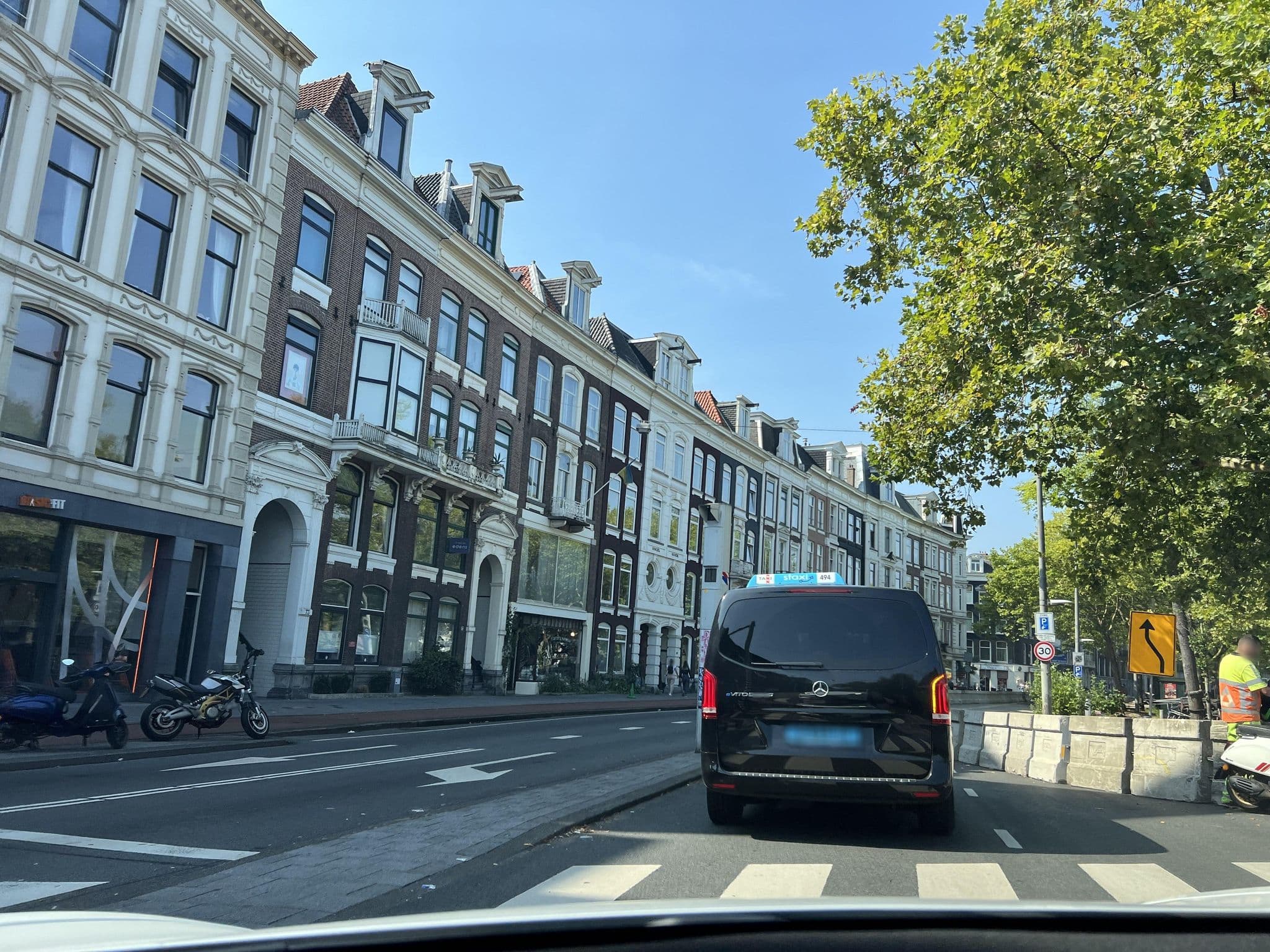 Street view near Vivaldi Hotel, Amsterdam — © ottor (CC BY-SA · Mapillary)