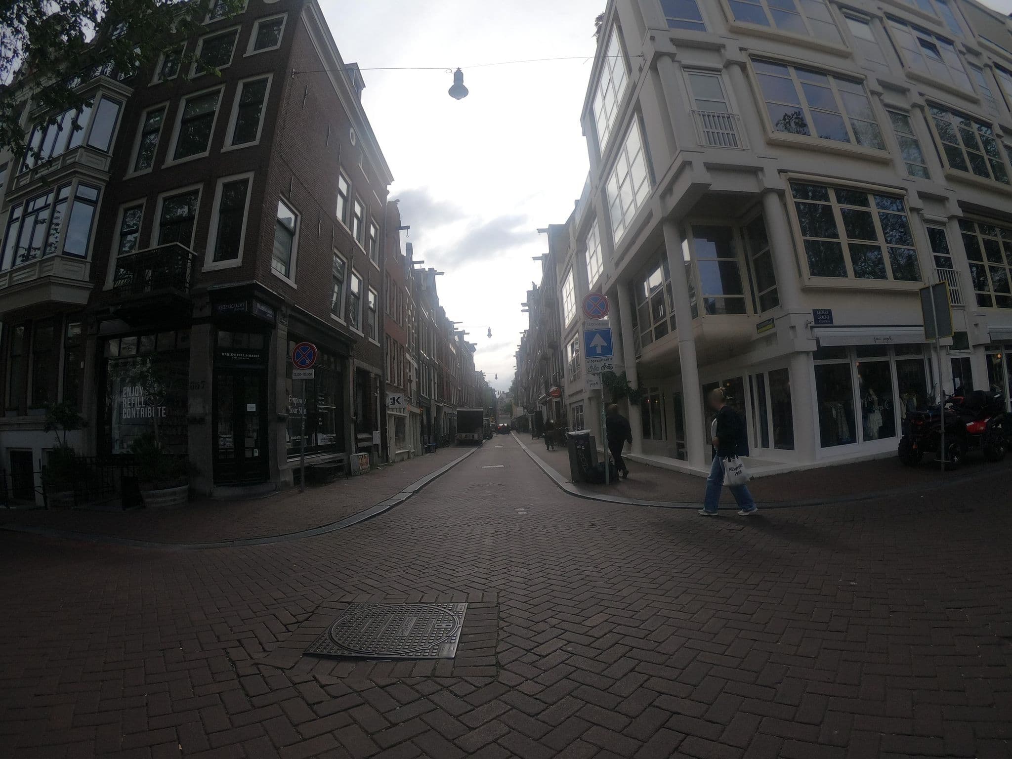 Street view near Canal Belt apartments - 9 Streets area, Amsterdam — © CasGroenigen (CC BY-SA · Mapillary)