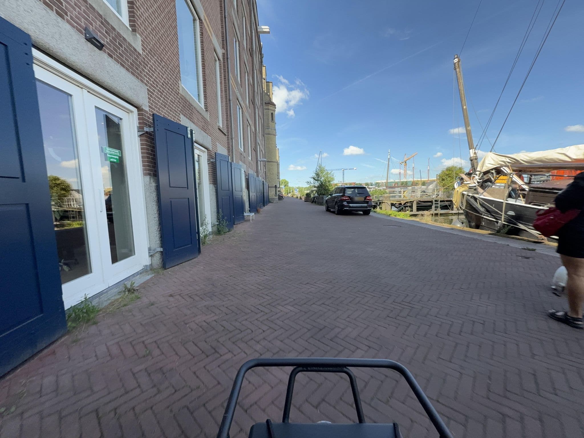 Street view near Amsterdam Houseboat City Centre 4 persons A315, Amsterdam — © ottor (CC BY-SA · Mapillary)
