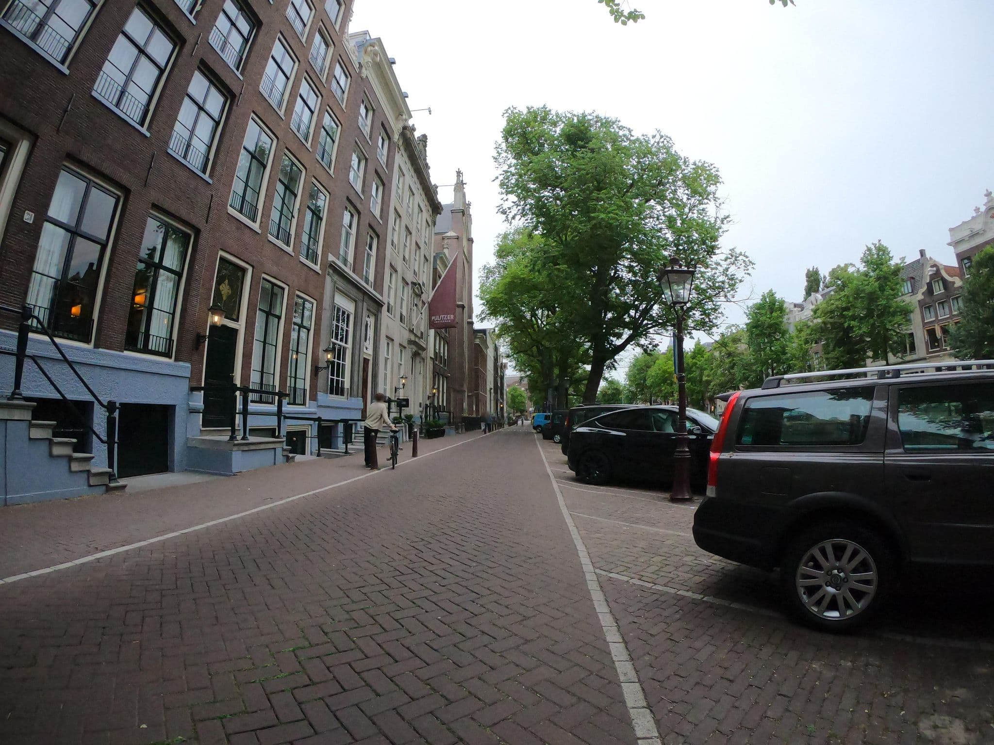 Street view near Book Collector’s Suite, Amsterdam — © richlv (CC BY-SA · Mapillary)