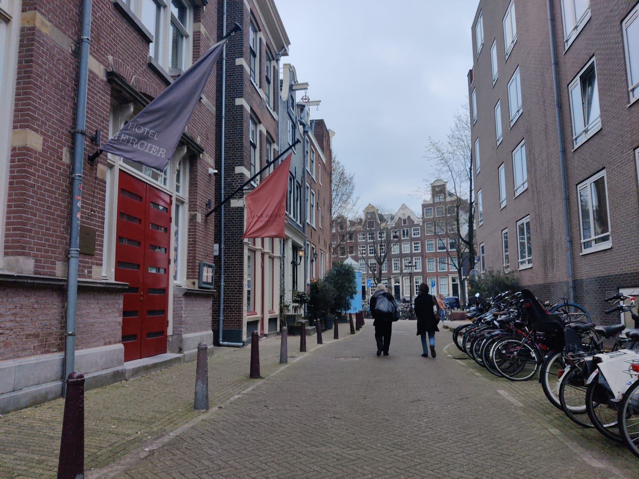 Street view near Hotel Mercier, Amsterdam — © tumblecow (CC BY-SA · Mapillary)