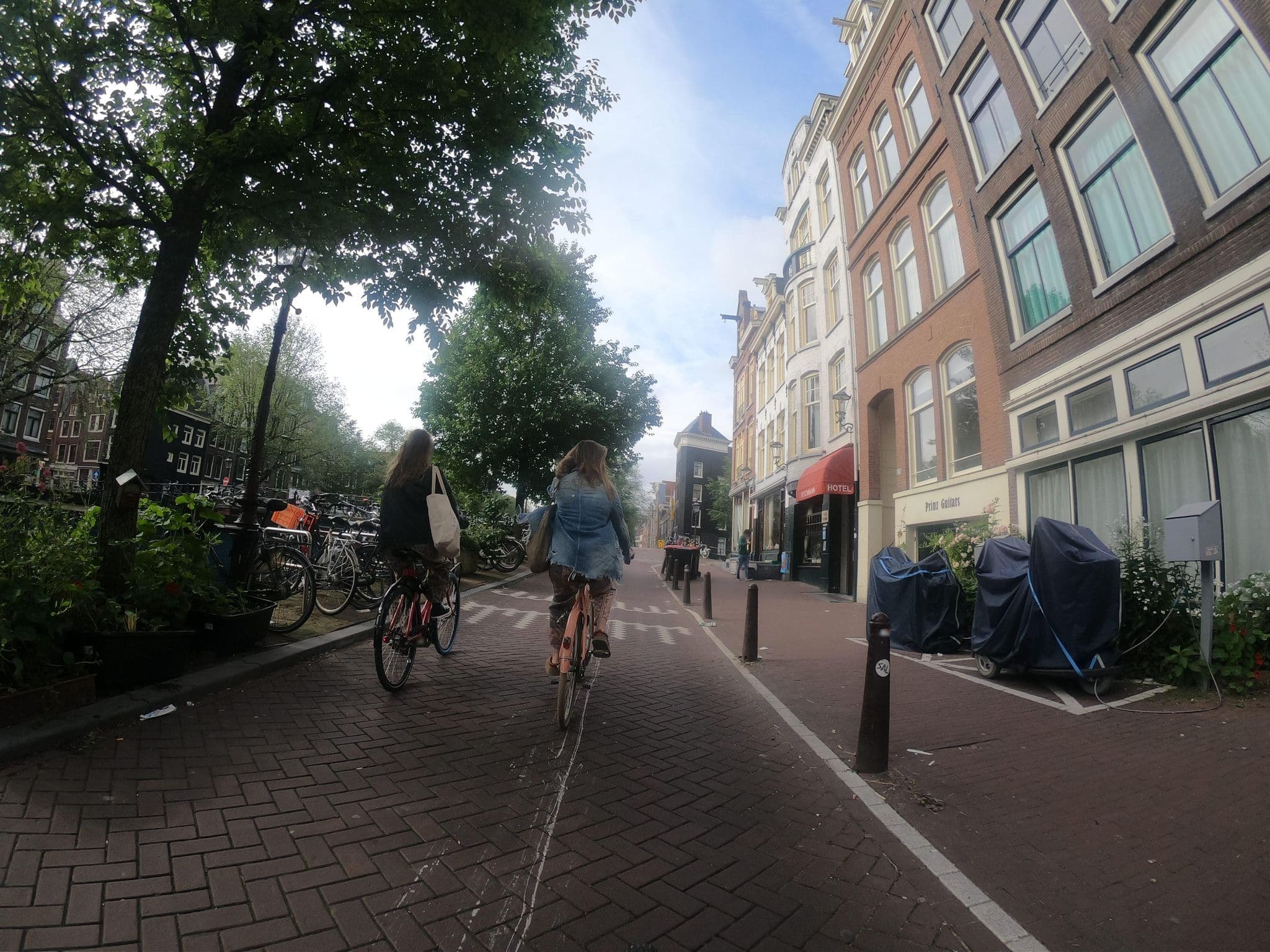 Street view near The Blue Houseboat, Amsterdam — © CasGroenigen (CC BY-SA · Mapillary)