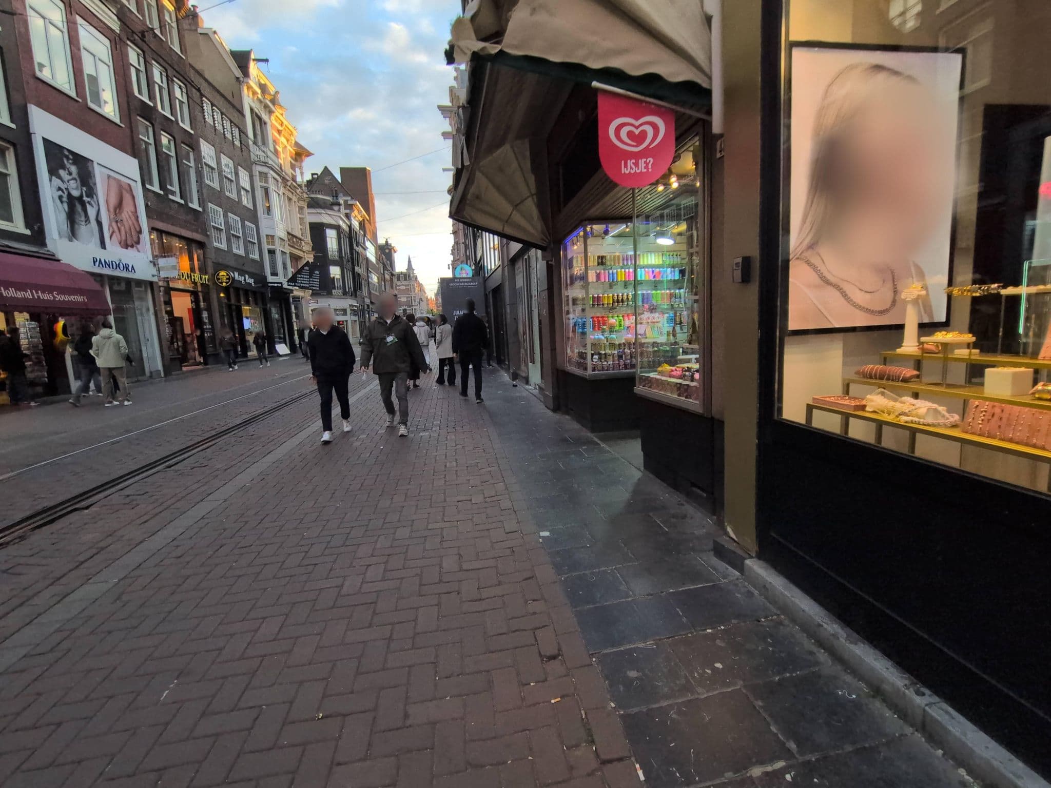 Street view near Citizenm Amsterdam South, Amsterdam — © hautetension08 (CC BY-SA · Mapillary)