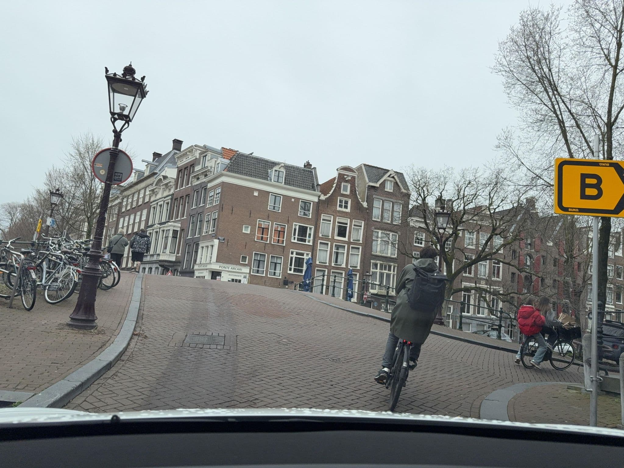 Street view near The Vanguard Boutique B&B, Amsterdam — © ottor (CC BY-SA · Mapillary)