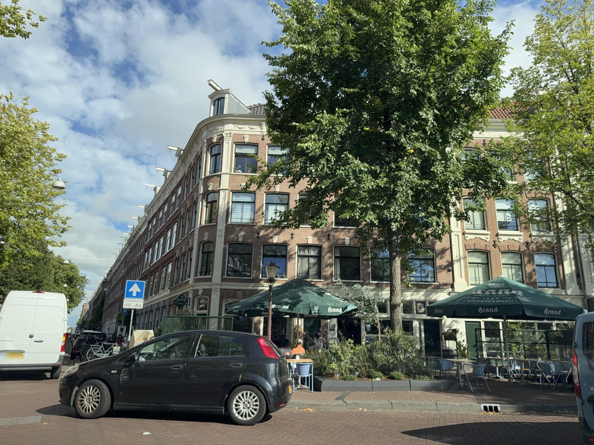 Street view near Plaza Loes, Amsterdam — © ottor (CC BY-SA · Mapillary)