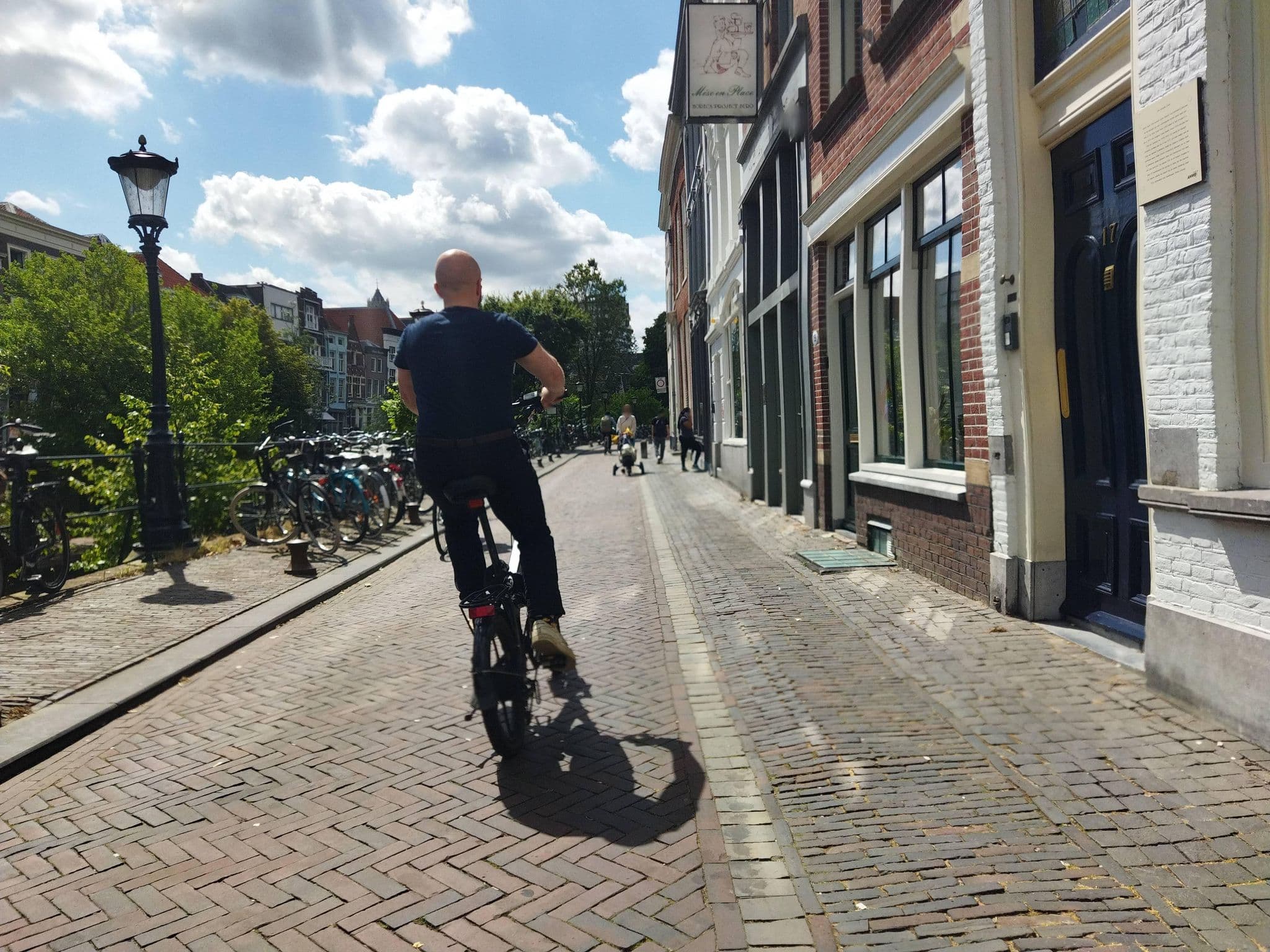 Street view near Mary K Hotel, Utrecht — © changchun1 (CC BY-SA · Mapillary)