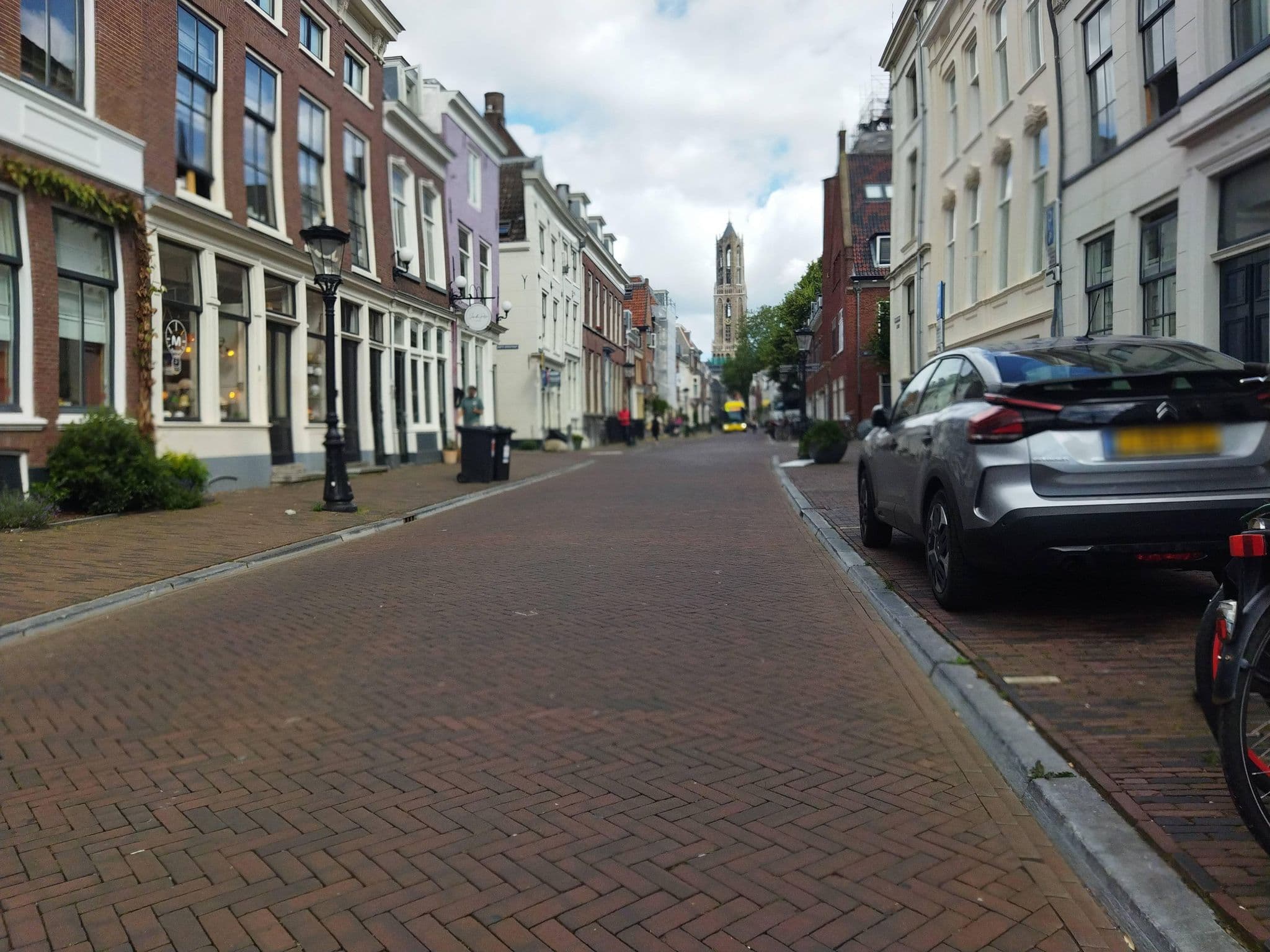 Street view near De Verassing, Utrecht — © changchun1 (CC BY-SA · Mapillary)