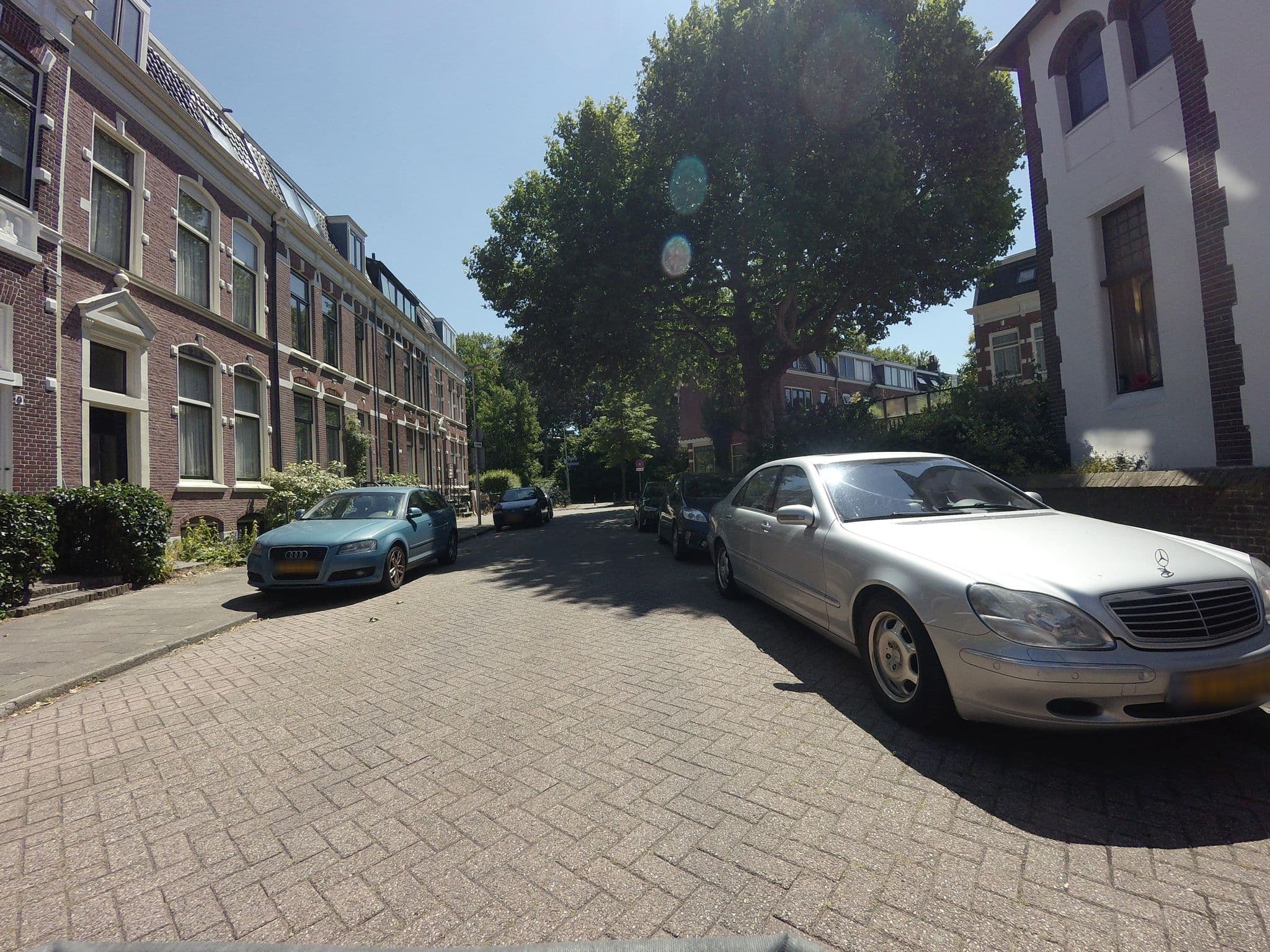 Street view near De Admiraal, Utrecht — © ankeric (CC BY-SA · Mapillary)
