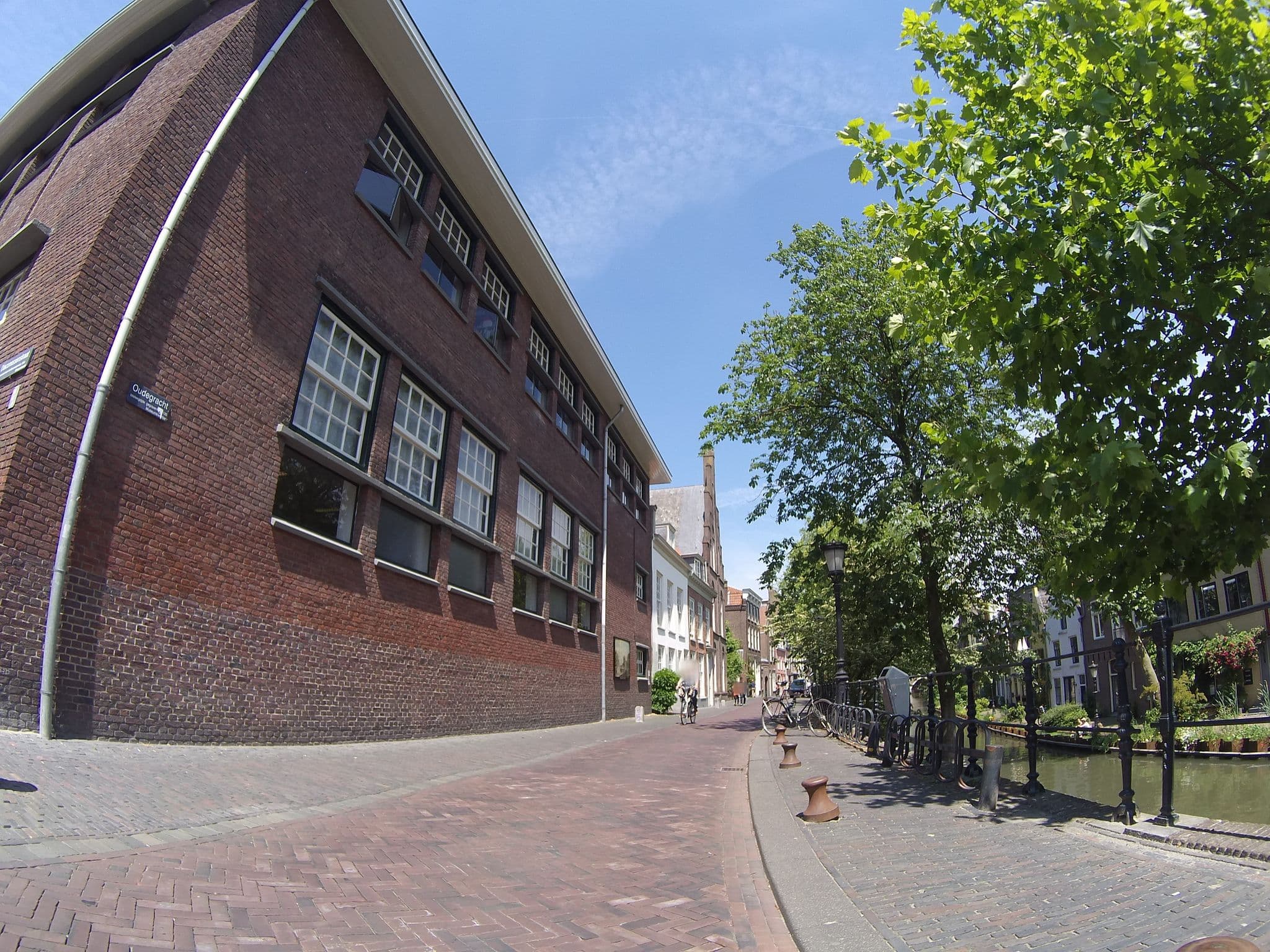Street view near Hotel Oudegracht, Utrecht — © ligfietser (CC BY-SA · Mapillary)