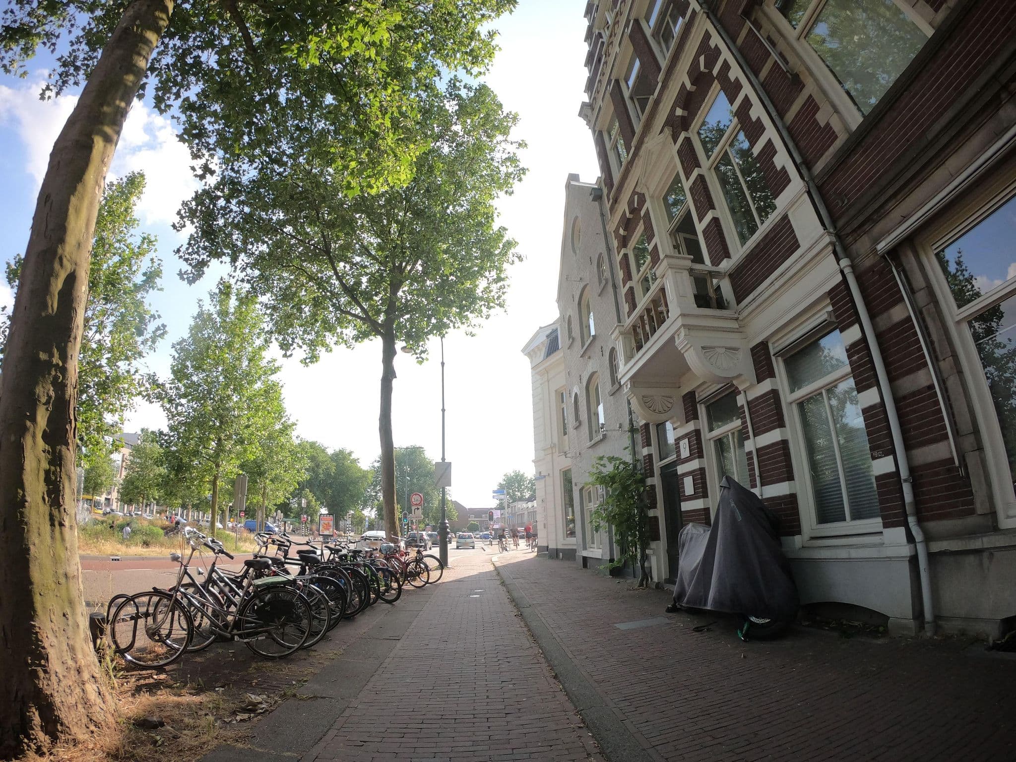 Street view near Weerdsingel Apartments, Utrecht — © richlv (CC BY-SA · Mapillary)