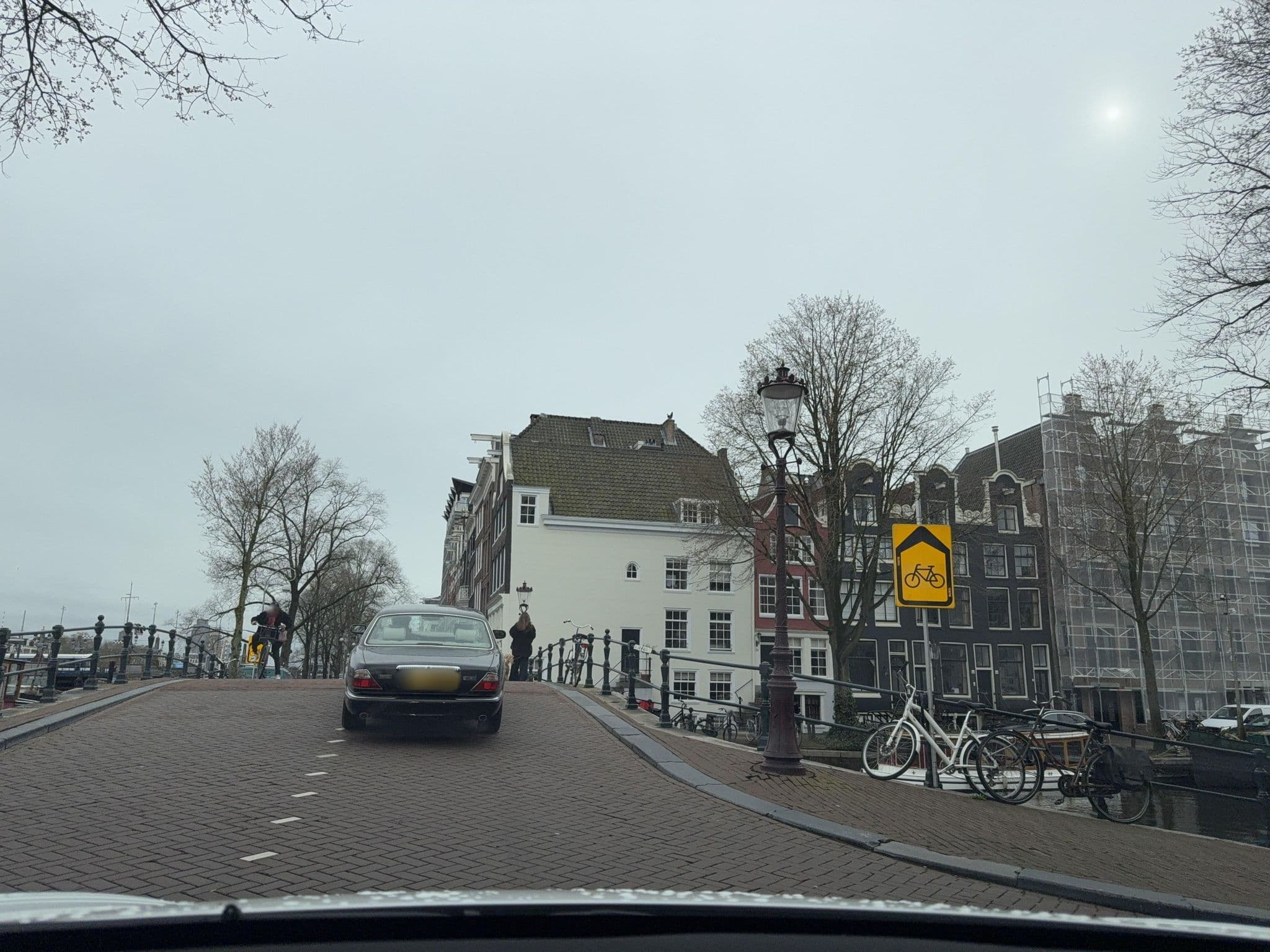 Street view near Sweets Hotel Amstelschutsluis, Amsterdam — © ottor (CC BY-SA · Mapillary)