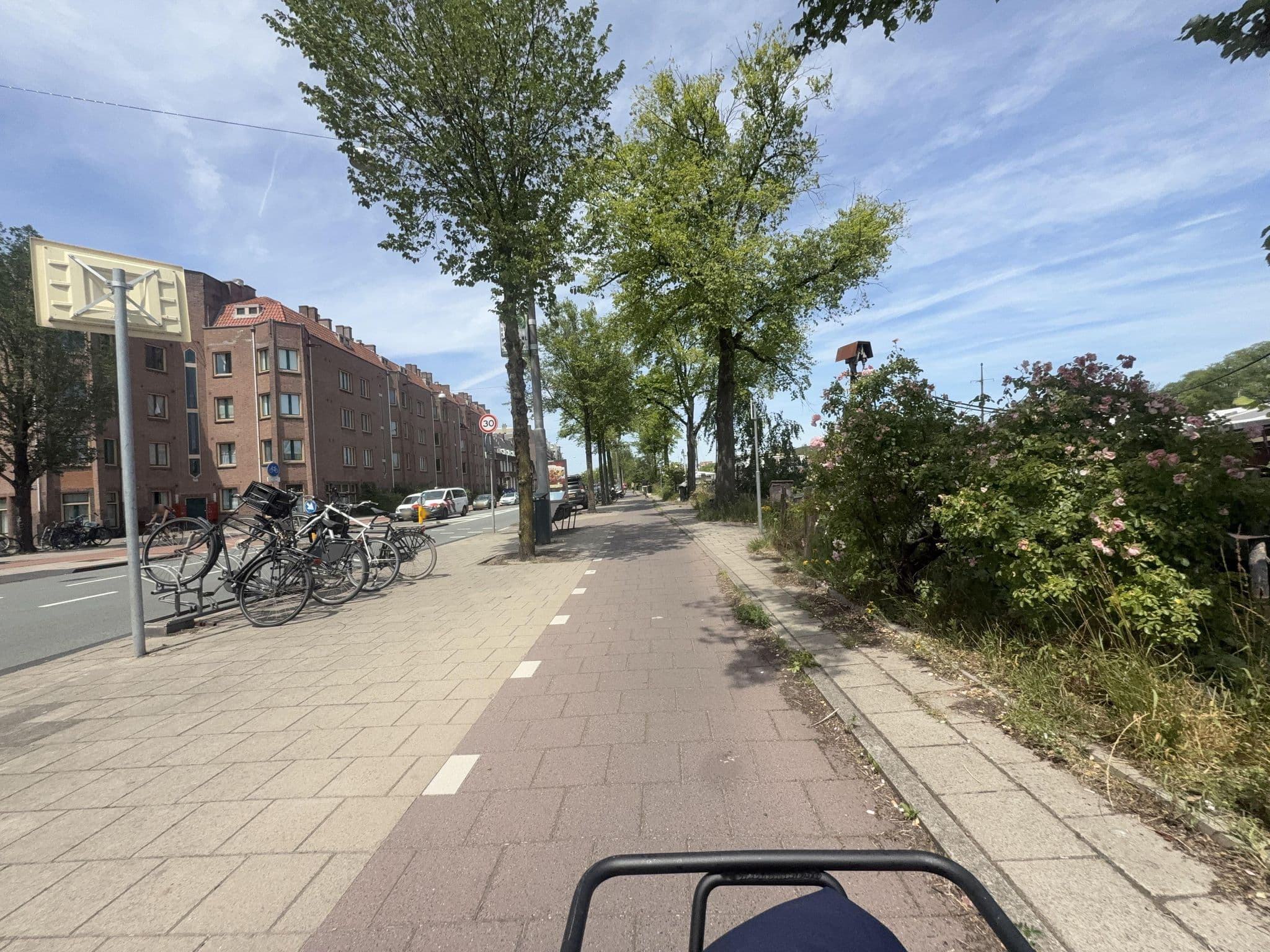 Street view near "Hotel" Boat Ideaal, Dapperbuurt — © ottor (CC BY-SA · Mapillary)