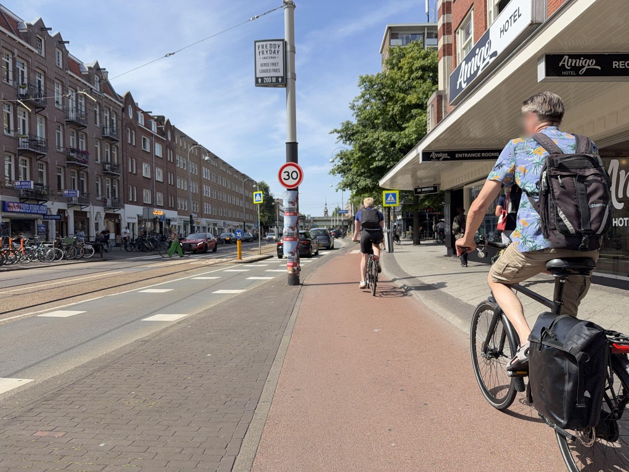 Street view near Amigo Budget Hostel, Dapperbuurt — © ottor (CC BY-SA · Mapillary)