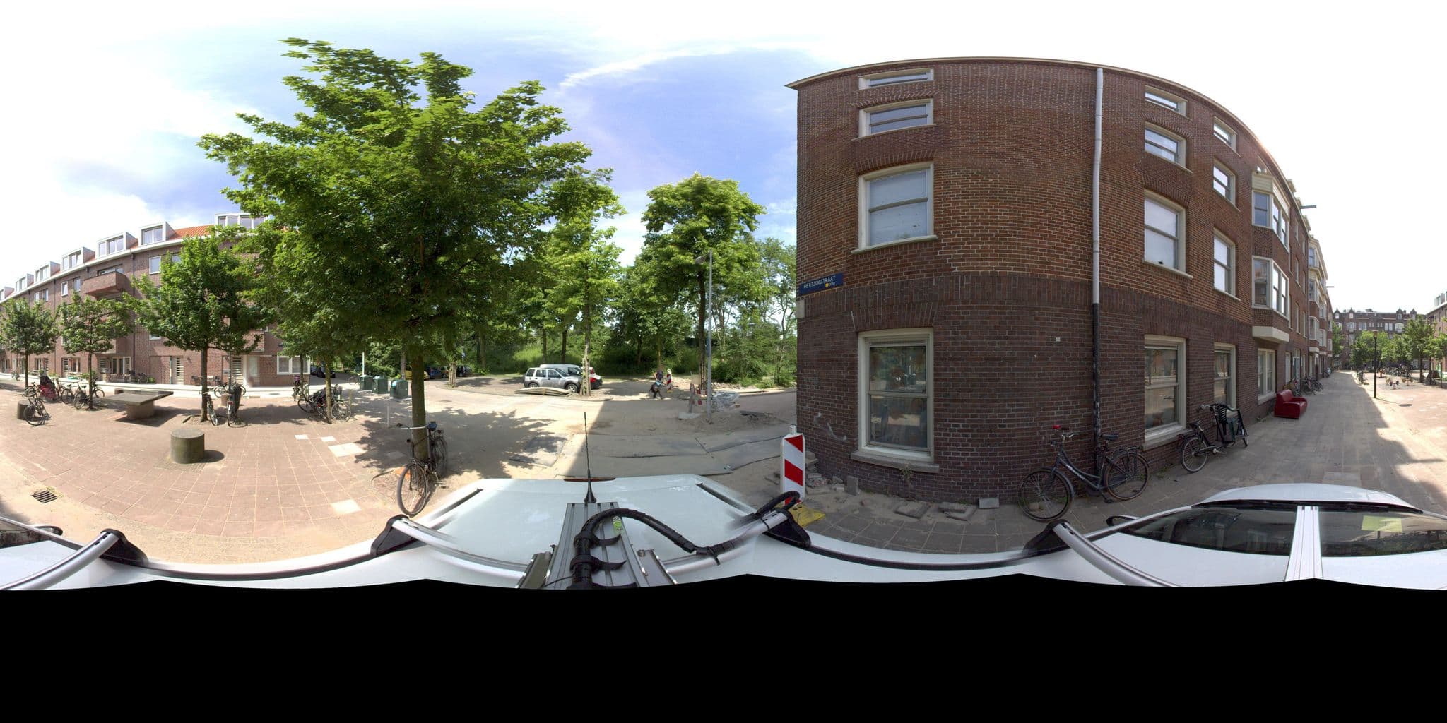 Street view near Hertzogstraat, Dapperbuurt — © amsterdam (CC BY-SA · Mapillary)