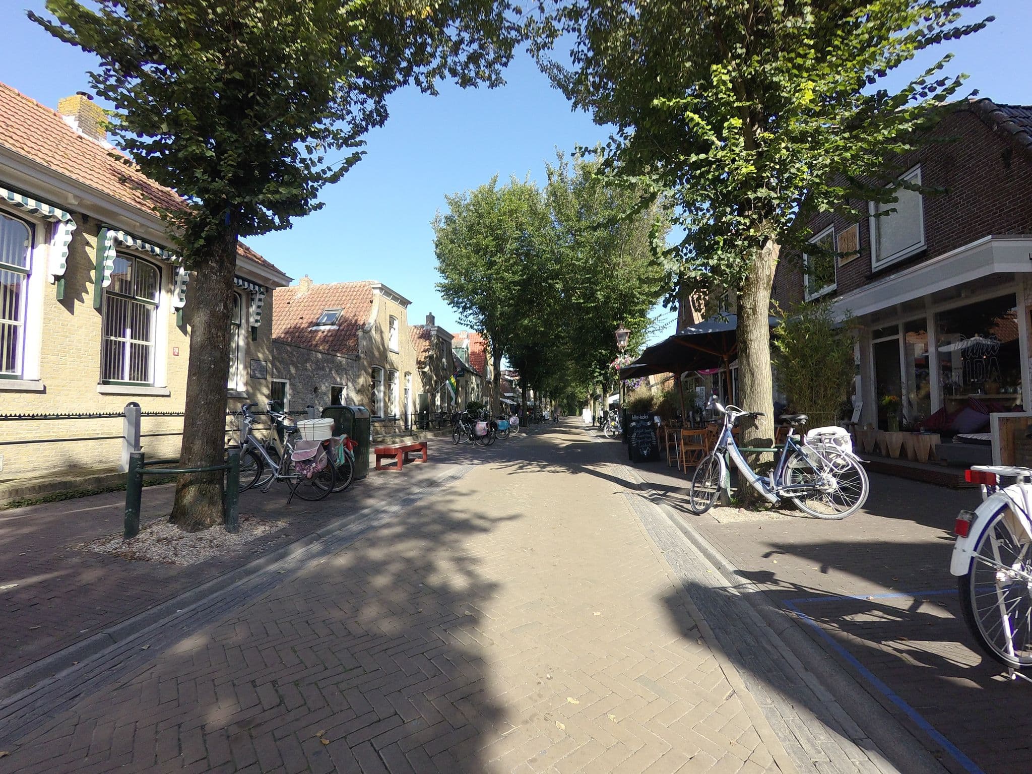 Street view near Eet & Bierencafé 't Wapen, West-Terschelling — © ankeric (CC BY-SA · Mapillary)
