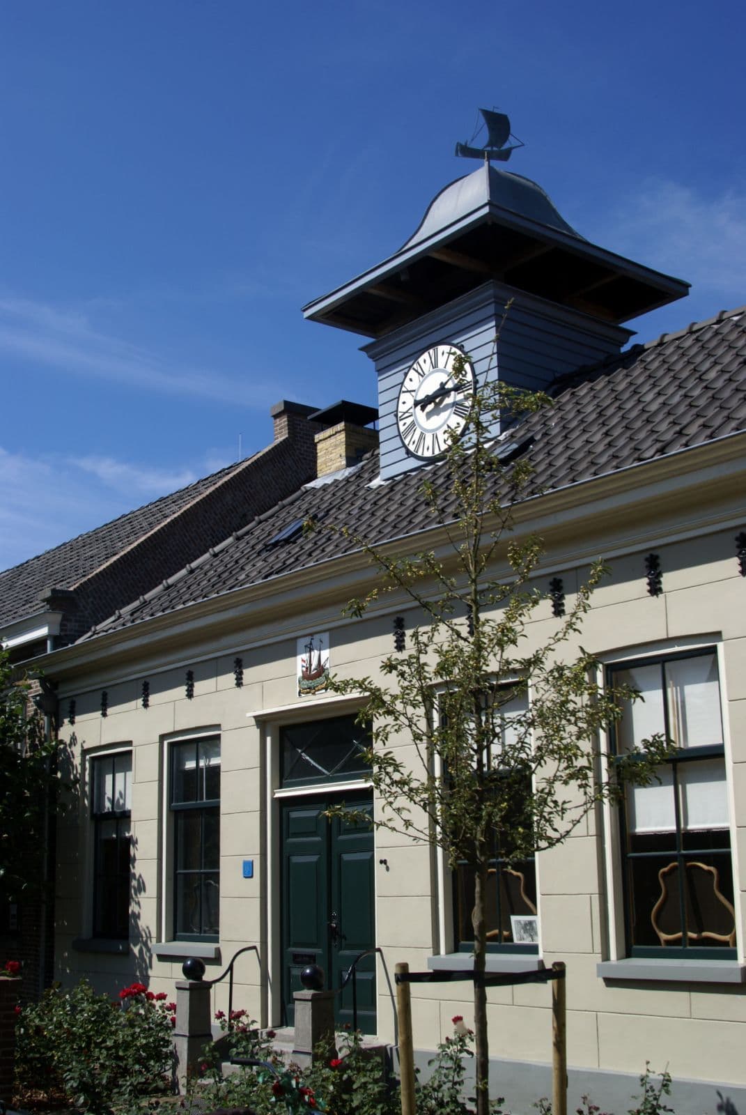 Street view near Villa Ohne Joke, Oost-Vlieland — © txllxt (CC BY-SA · Mapillary)
