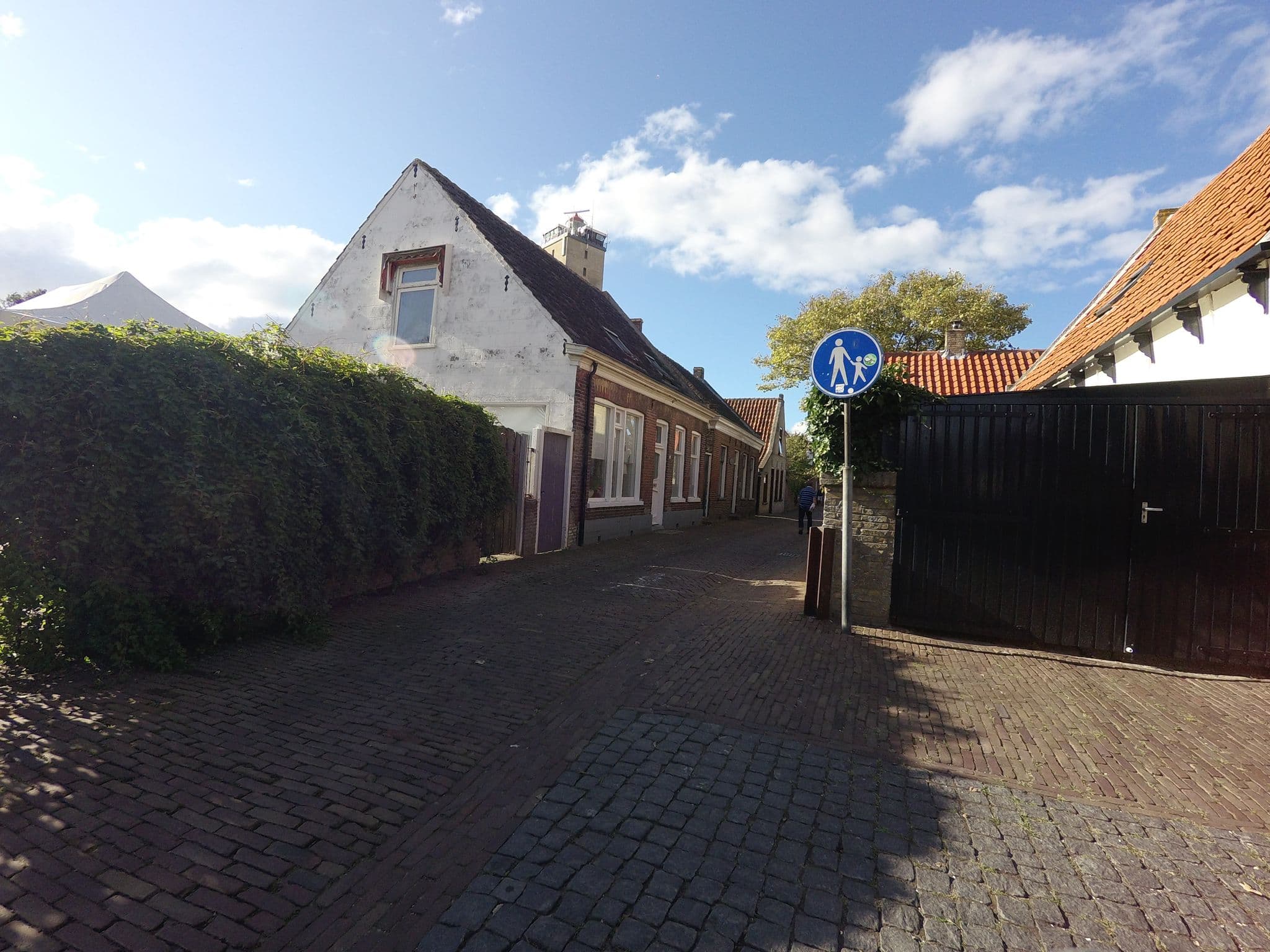 Street view near Etage onder de Brandaris, West-Terschelling — © ankeric (CC BY-SA · Mapillary)