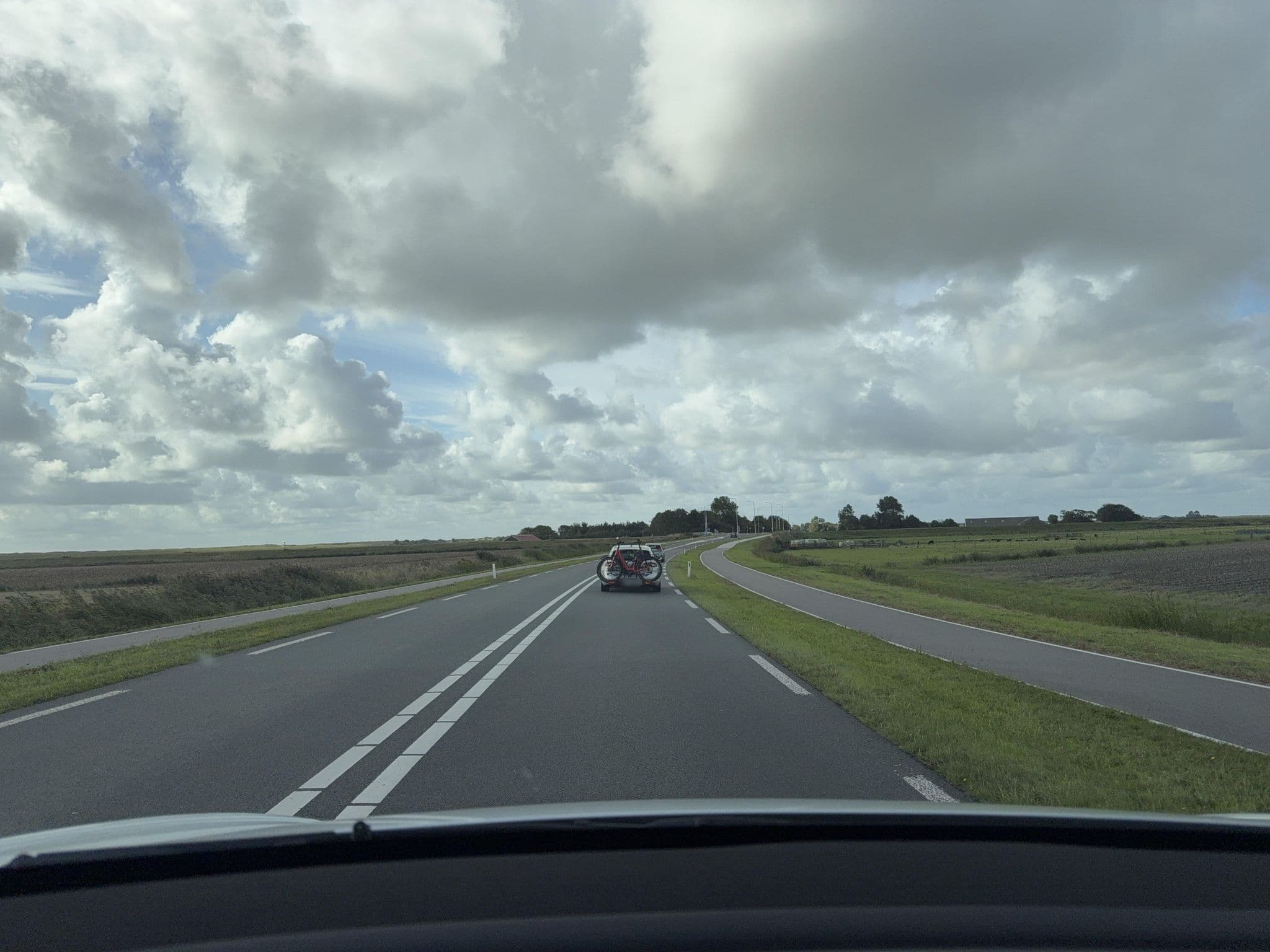 Street view near De Woeste Hoeve, Den Burg — © ottor (CC BY-SA · Mapillary)