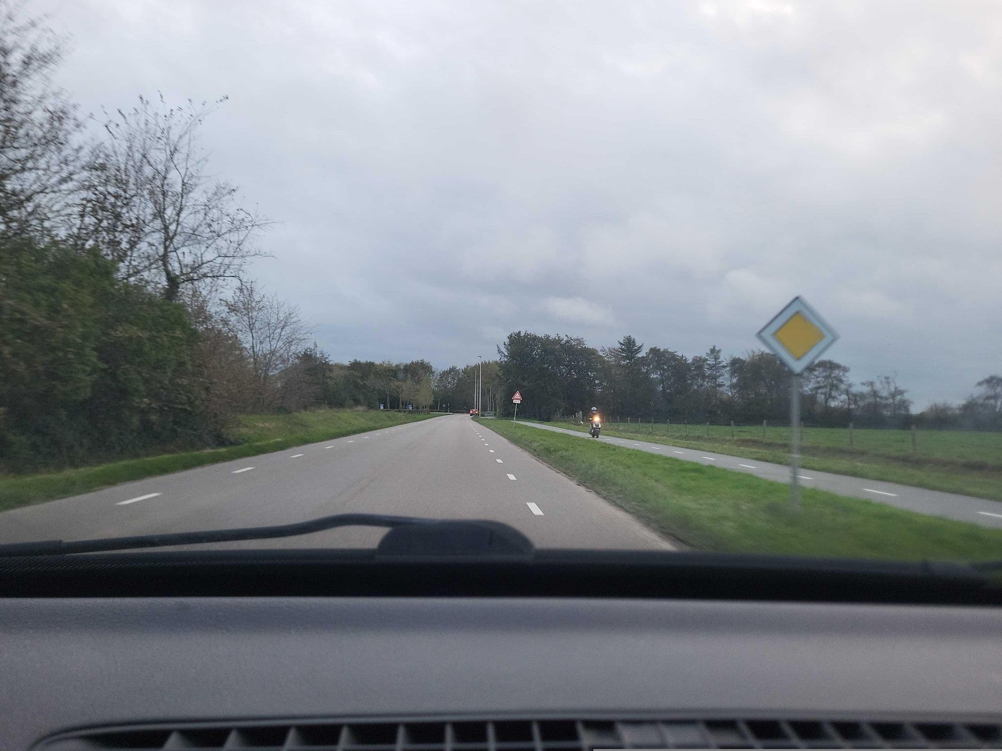 Street view near de Ruyterplaats villa 114, Den Burg — © walldi222 (CC BY-SA · Mapillary)