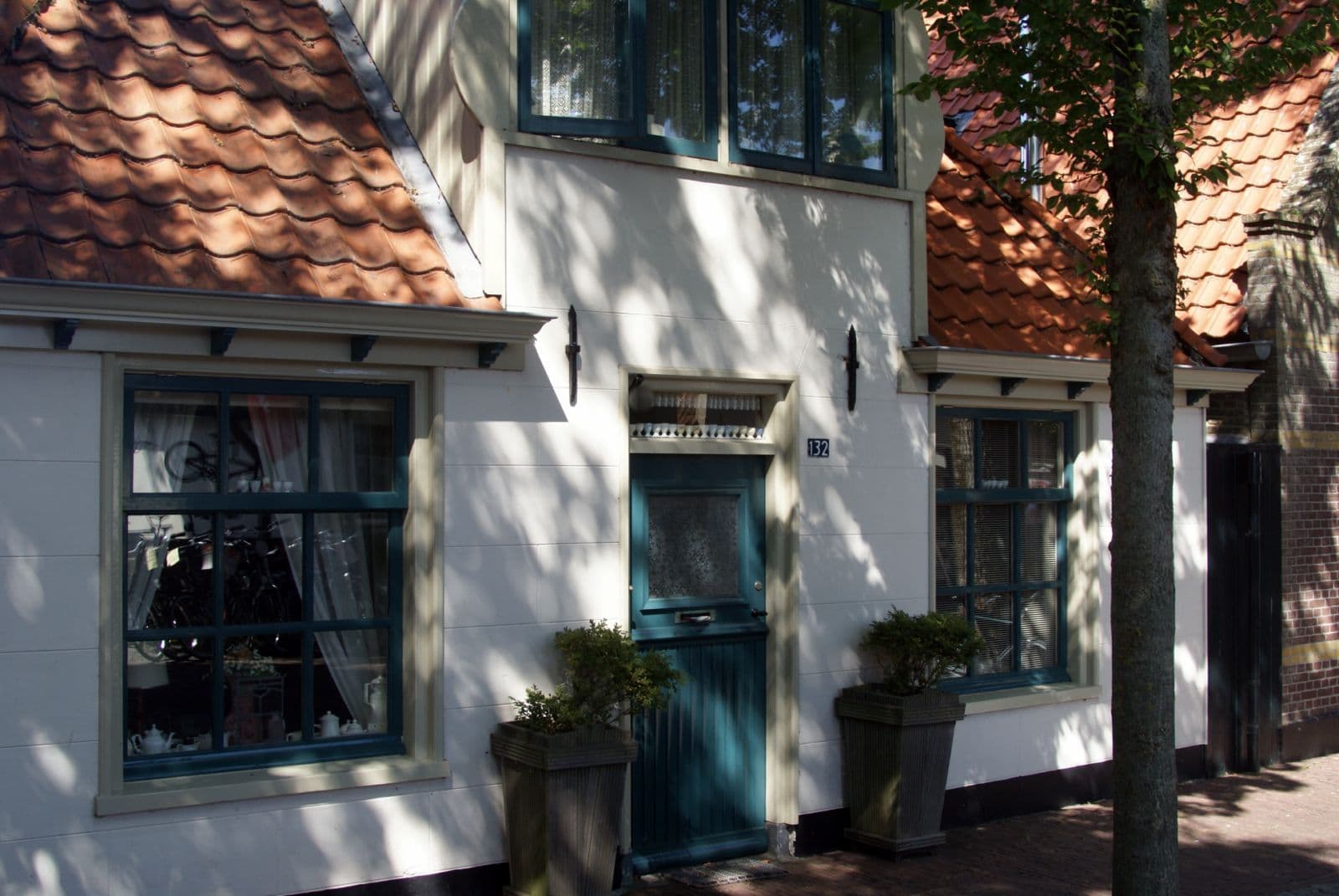 Street view near Veerman 5, Oost-Vlieland — © txllxt (CC BY-SA · Mapillary)