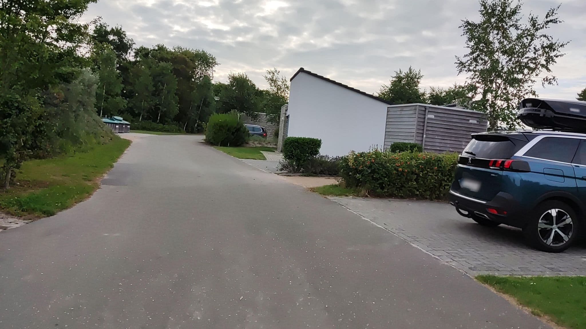 Street view near Bungalow 307, De Koog — © t_hartung (CC BY-SA · Mapillary)