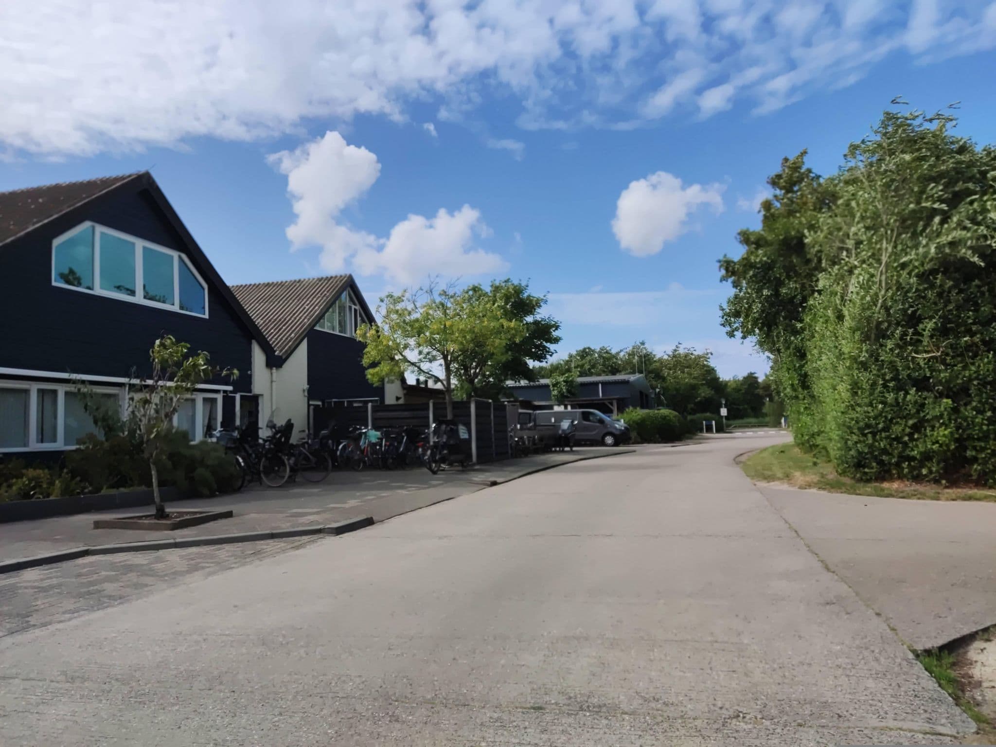 Street view near Vakantiewoningen Waddenzee, De Koog — © t_hartung (CC BY-SA · Mapillary)