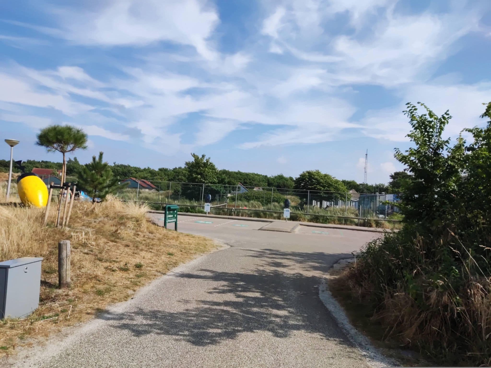 Street view near Landal Sluftervallei, huisje 12, De Koog — © t_hartung (CC BY-SA · Mapillary)