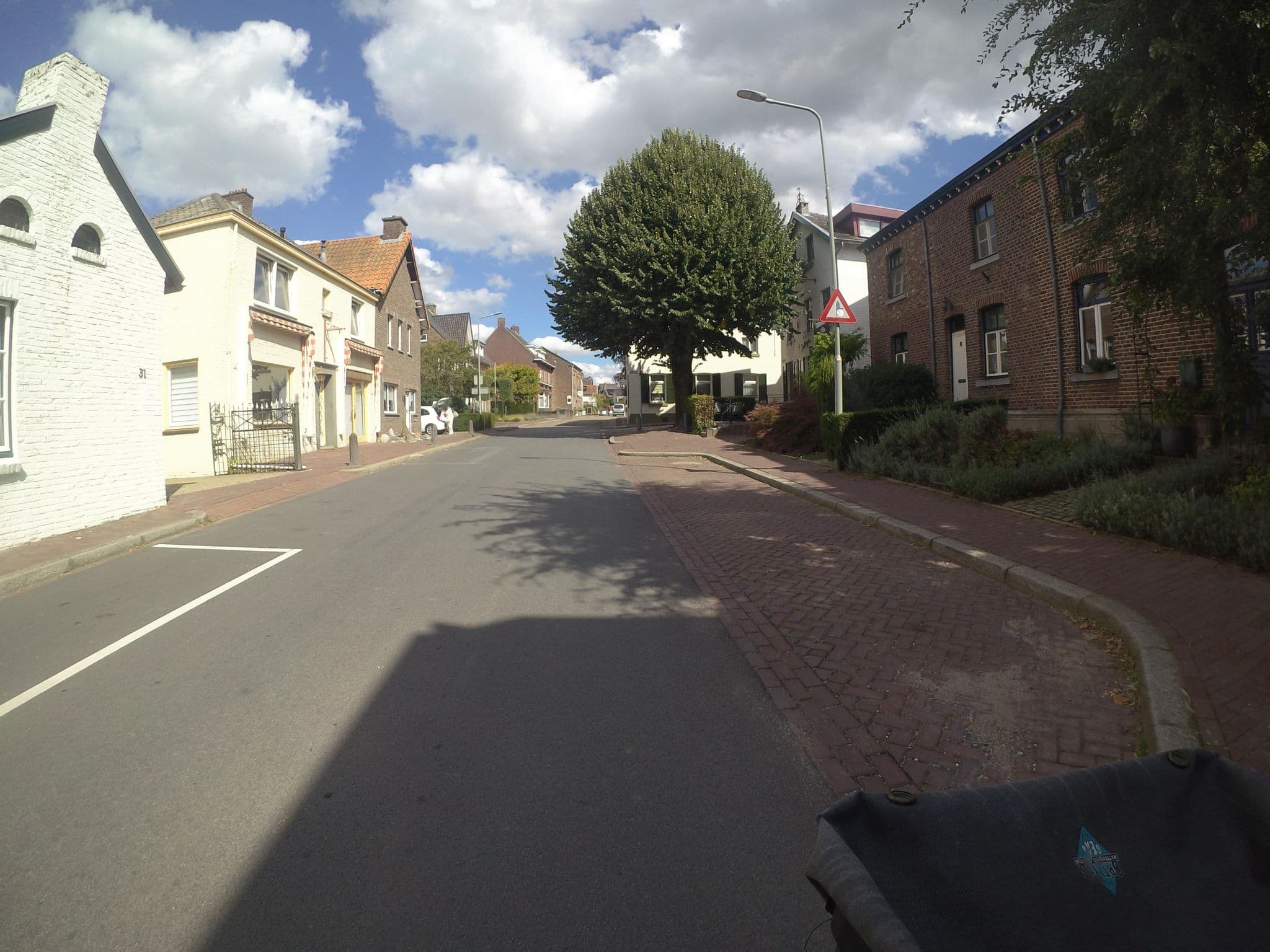 Street view near Romantik Parkhotel het Gulpdal Slenaken, Banholt — © marczoutendijk (CC BY-SA · Mapillary)