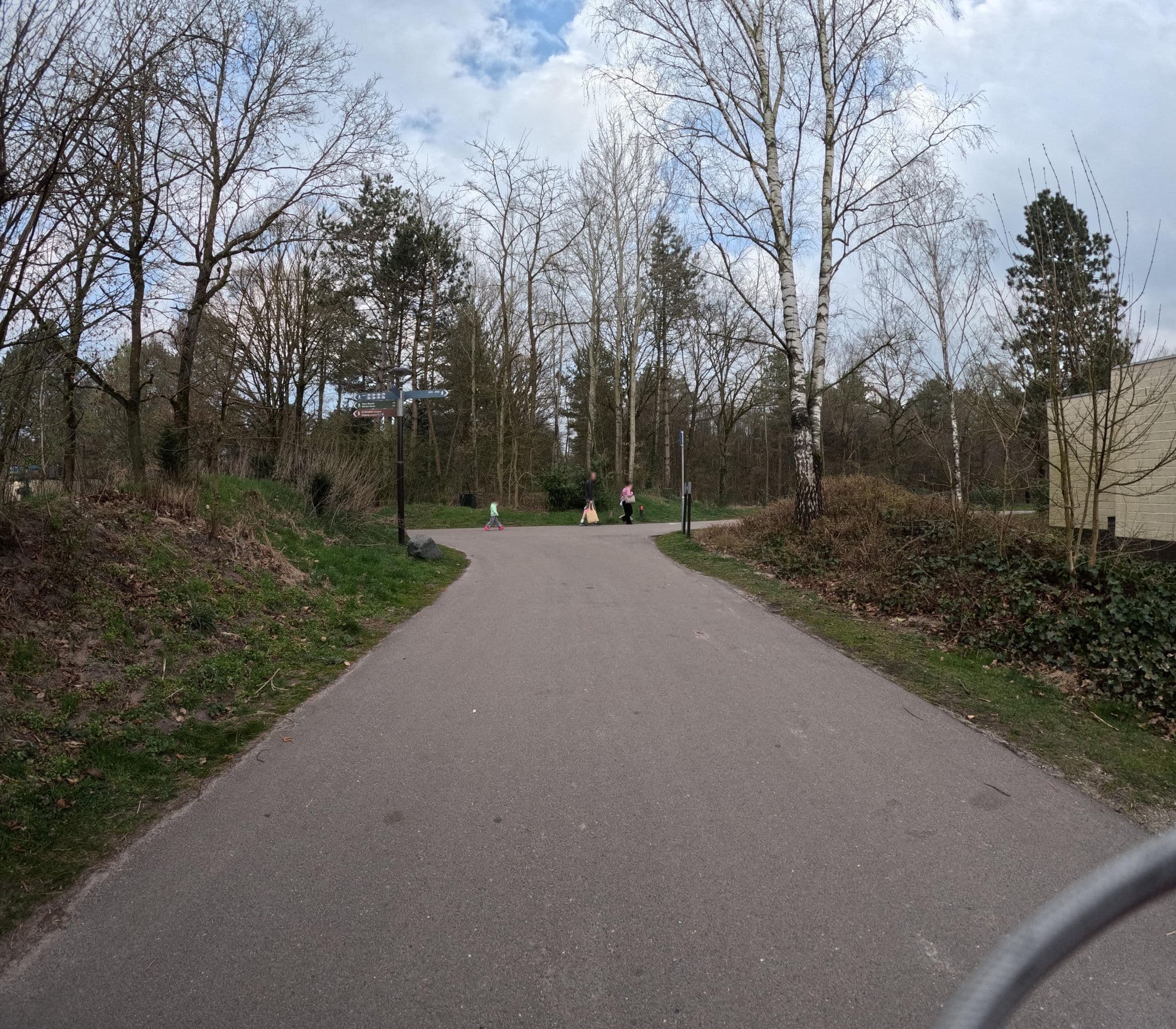 Street view near Cottage 949, America — © tjorim (CC BY-SA · Mapillary)