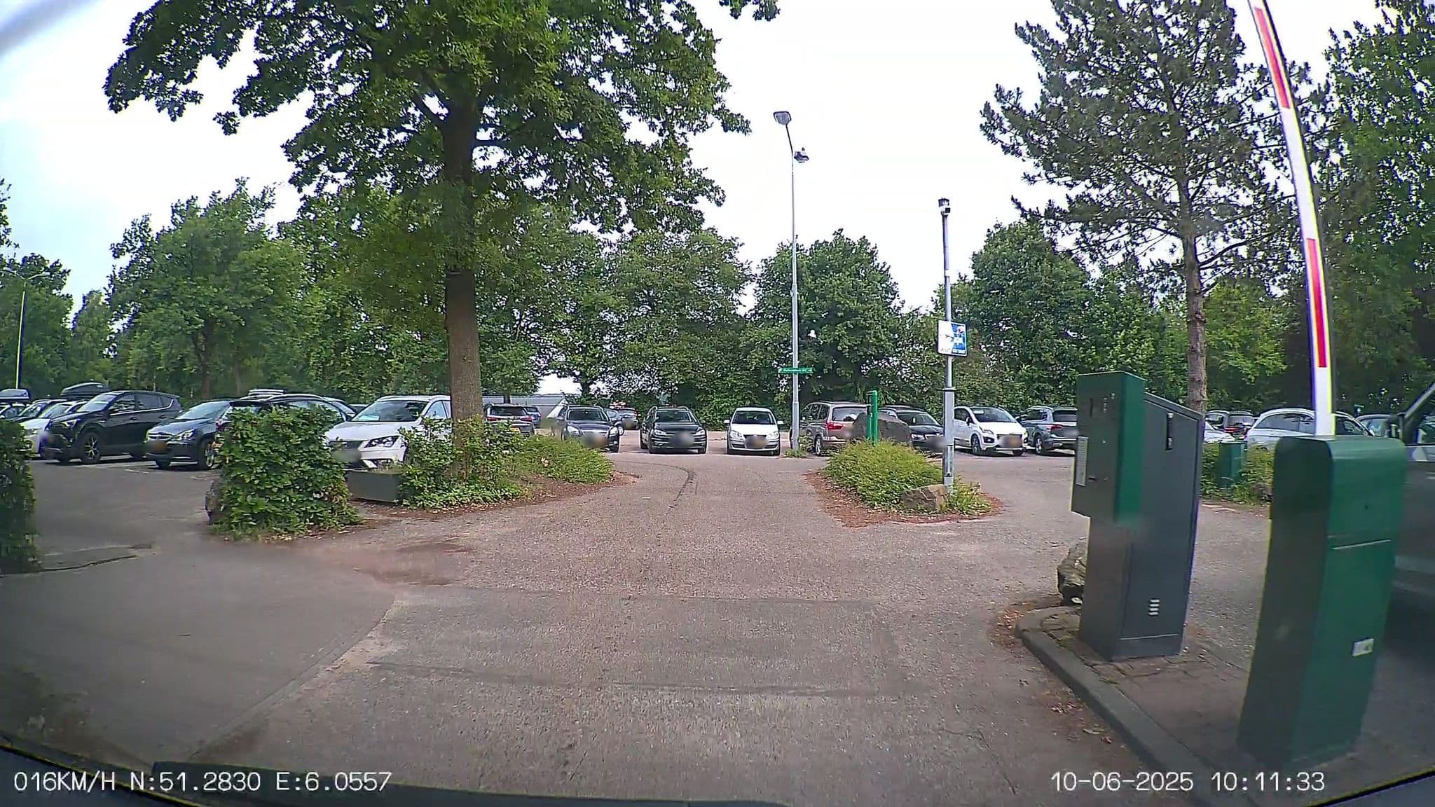 Street view near Receptie De Lommerbergen, Kessel — © heetENkoel (CC BY-SA · Mapillary)