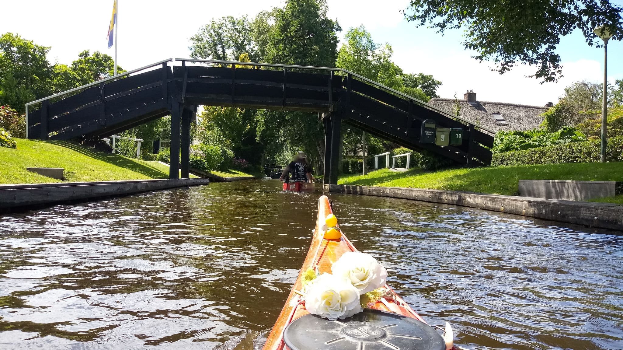 Street view near B&B Mooi 戀戀羊角村, Giethoorn — © deleted_user (CC BY-SA · Mapillary)