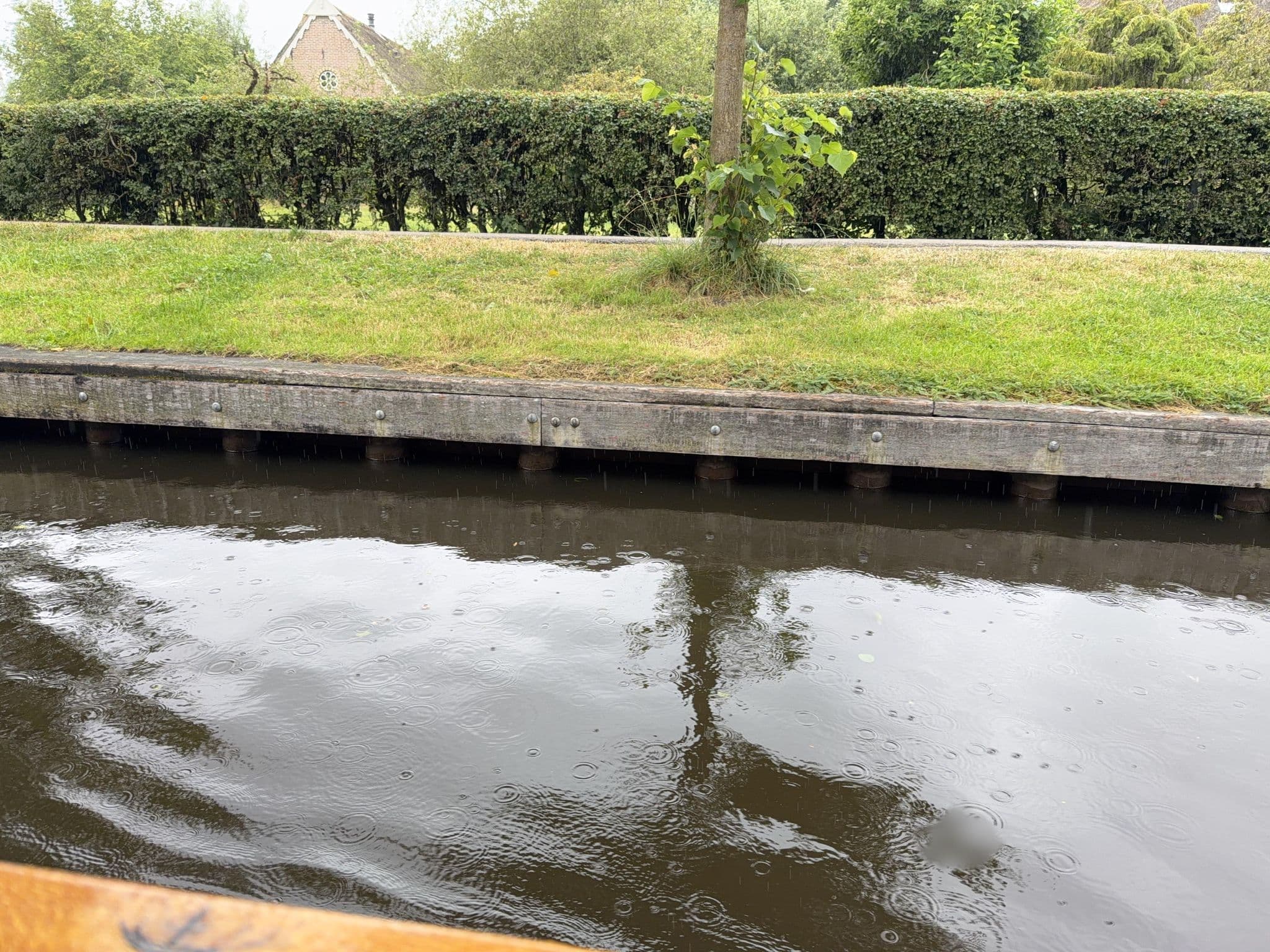 Street view near Vakantiepark Giethoorn, Giethoorn — © tosseto (CC BY-SA · Mapillary)