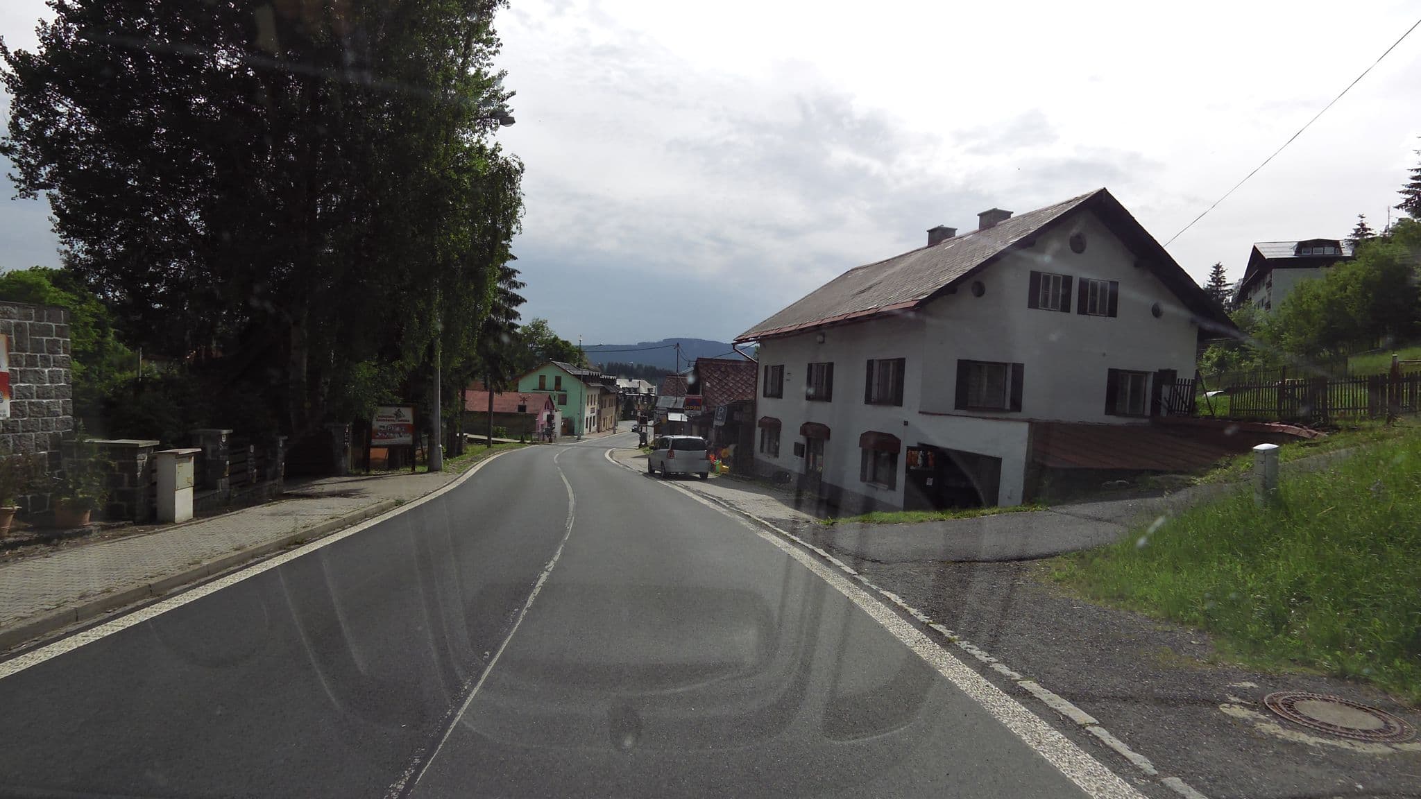 Street view near Penzion Jiskra, Železná Ruda — © czmrtn (CC BY-SA · Mapillary)