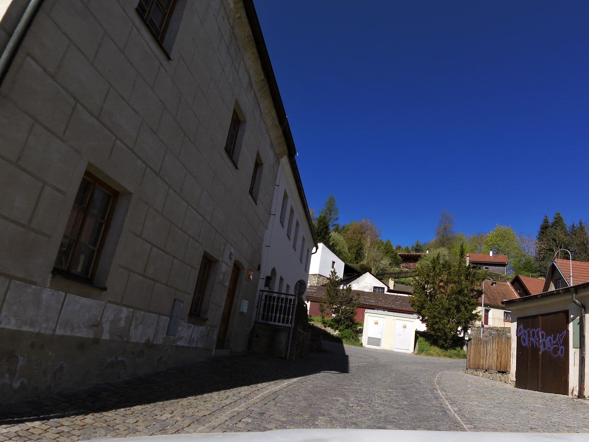Street view near Milkwood Artist Residence, Český Krumlov — © fell3 (CC BY-SA · Mapillary)