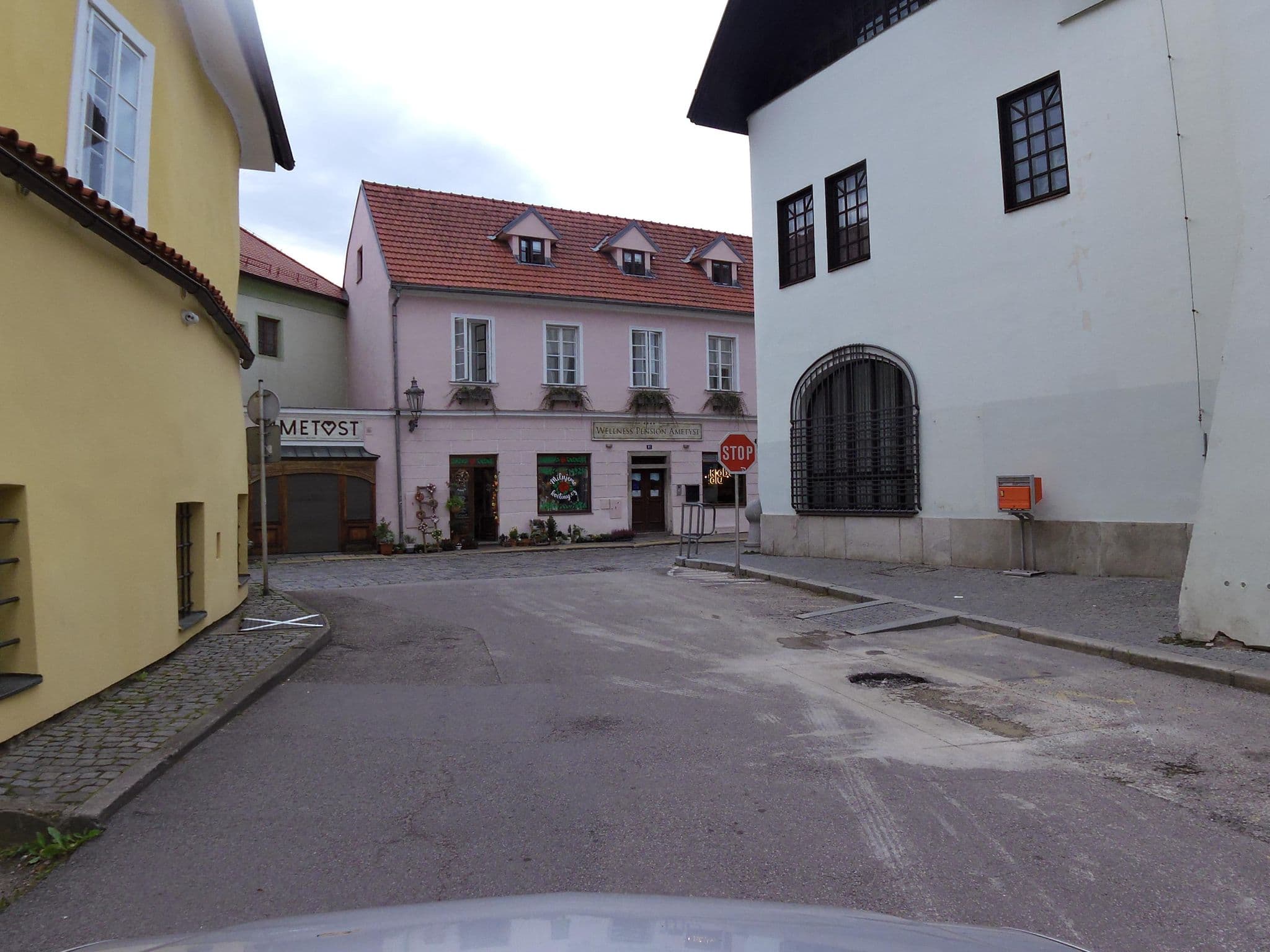 Street view near Vienna Hotel, Český Krumlov — © fell3 (CC BY-SA · Mapillary)