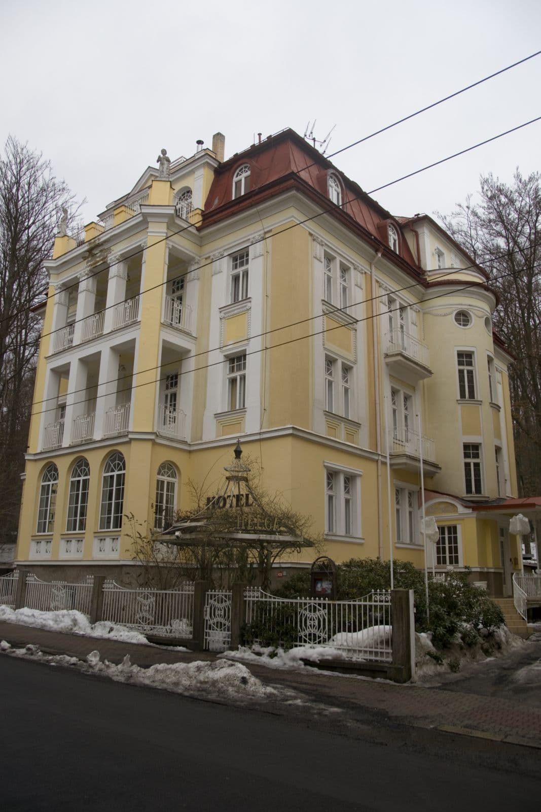 Street view near Hotel Helga, Mariánské Lázně — © txllxt (CC BY-SA · Mapillary)
