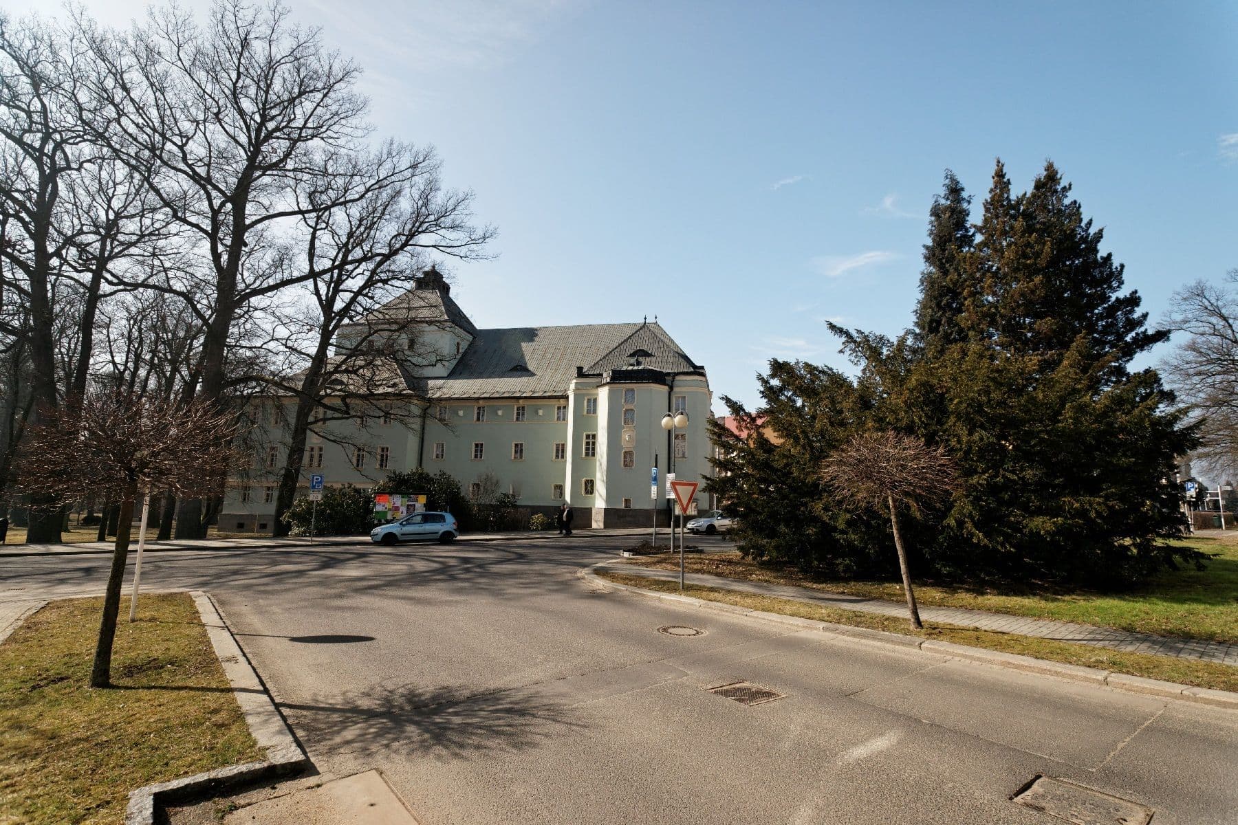 Street view near Hotel Monti, Františkovy Lázně — © txllxt (CC BY-SA · Mapillary)