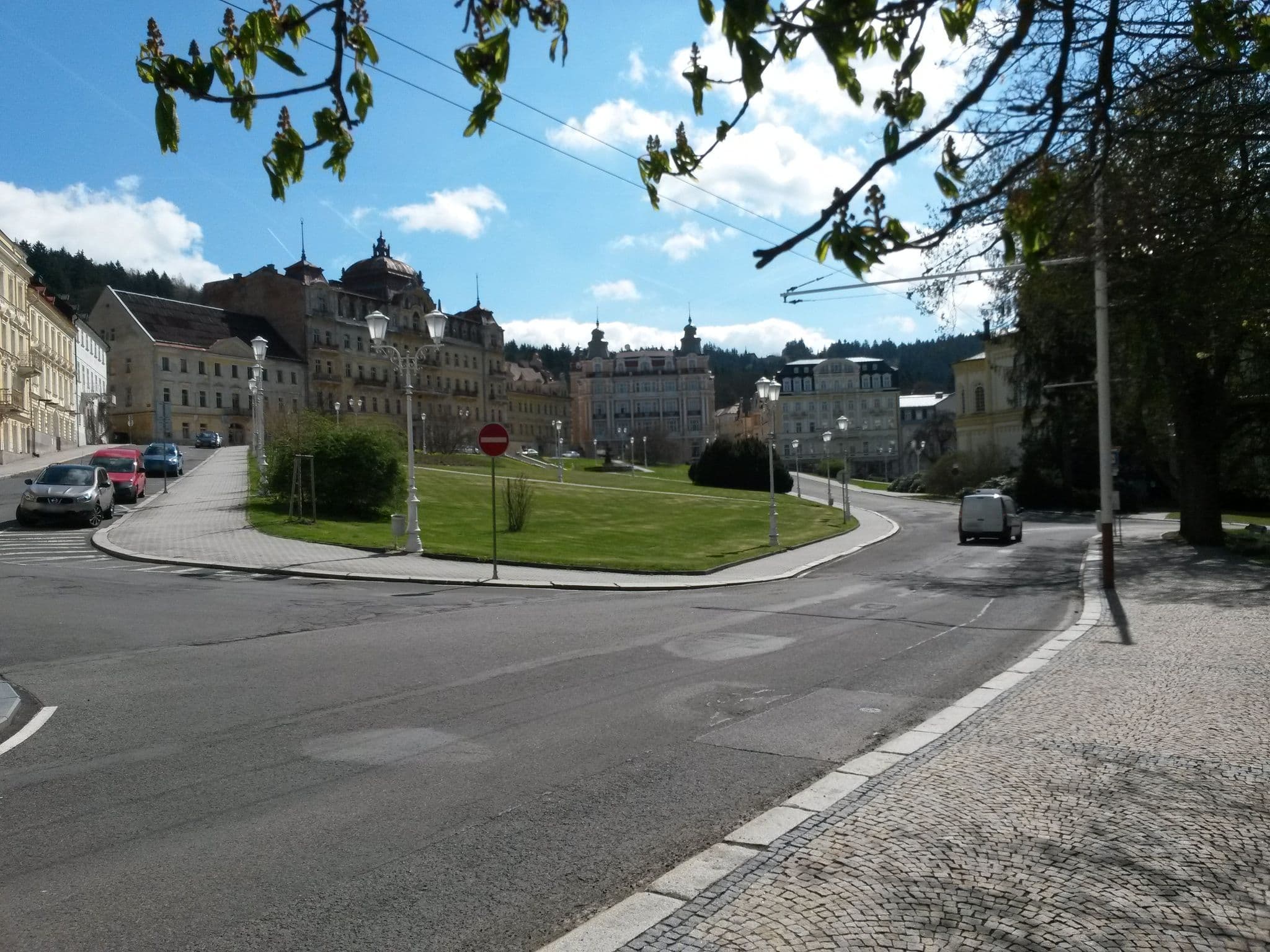 Street view near Belvedere Spa Hotel, Mariánské Lázně — © rausk (CC BY-SA · Mapillary)